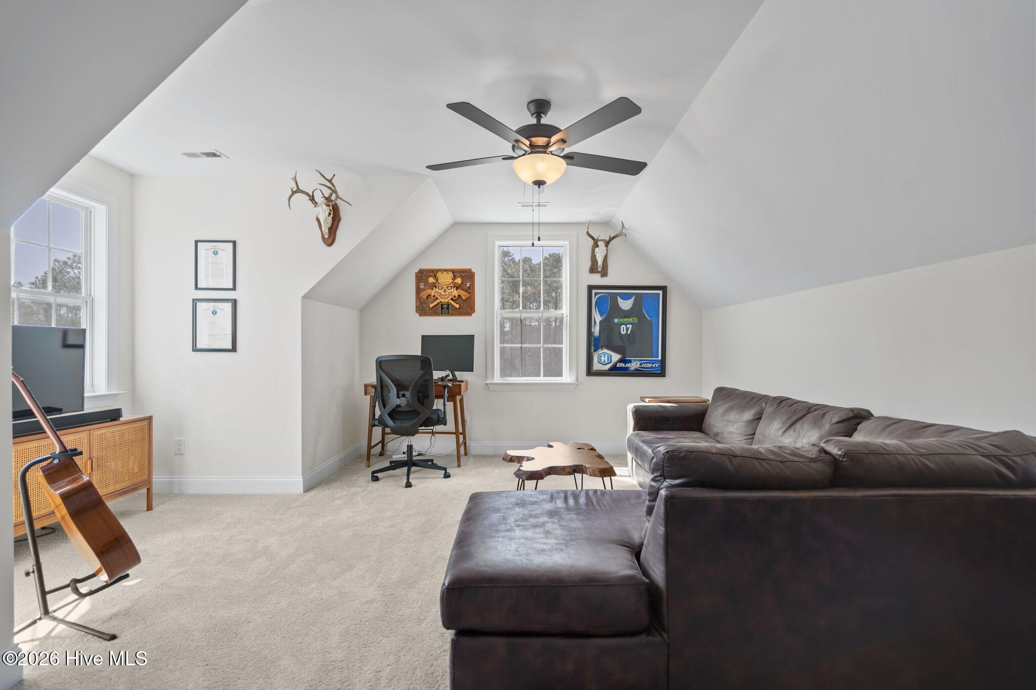 100567141 | Photo 34