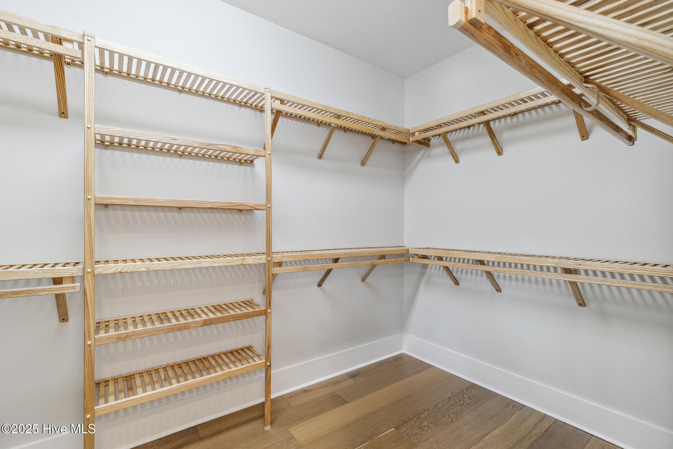 100461244 | Photo 60