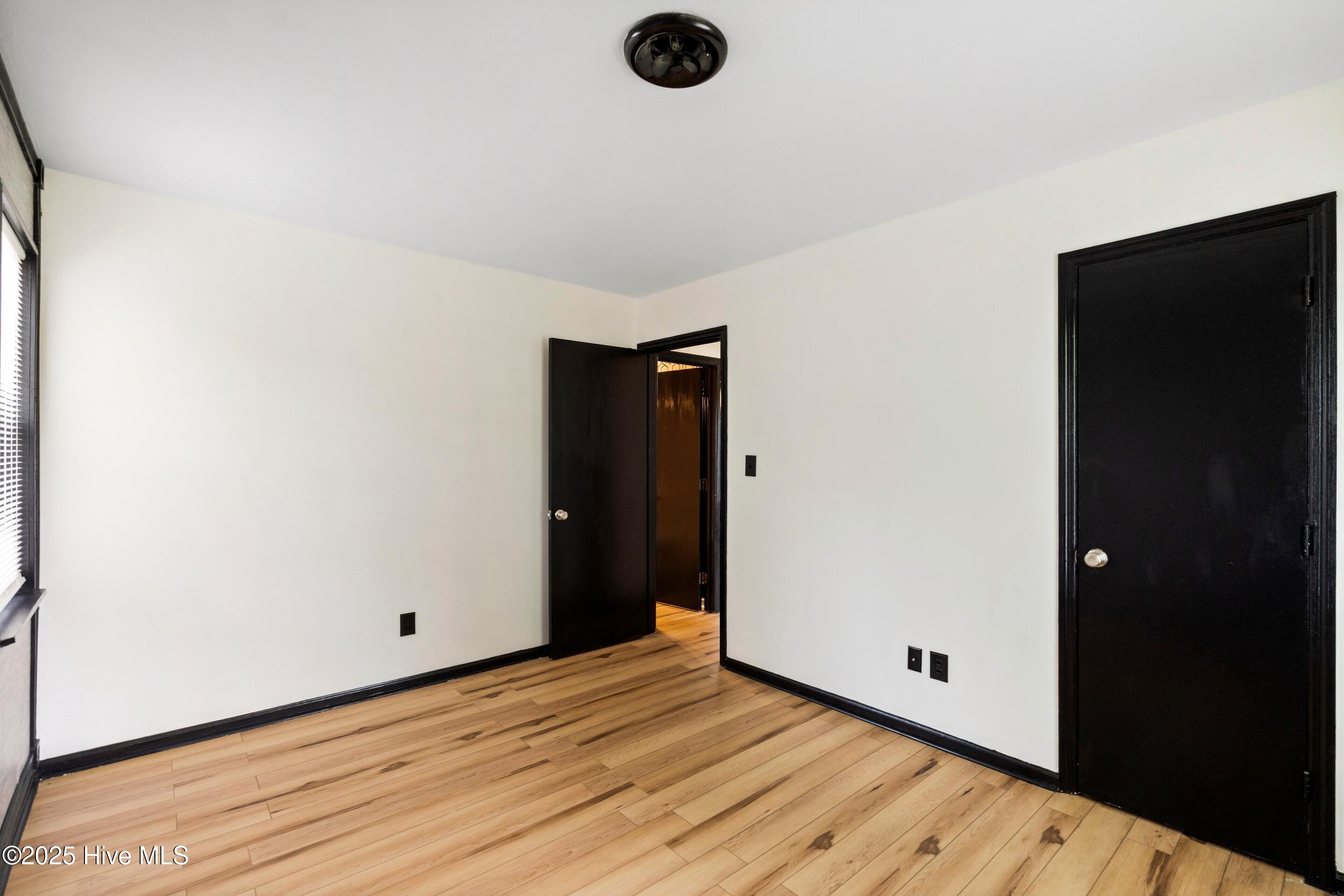 100523596 | Photo 38