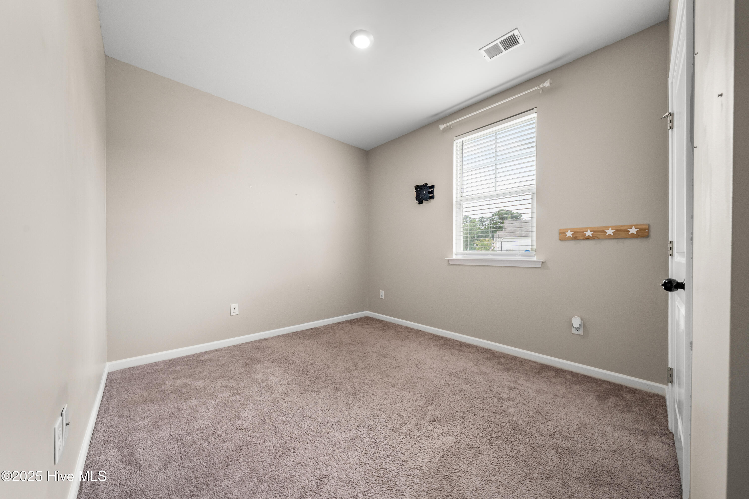 100521762 | Photo 26