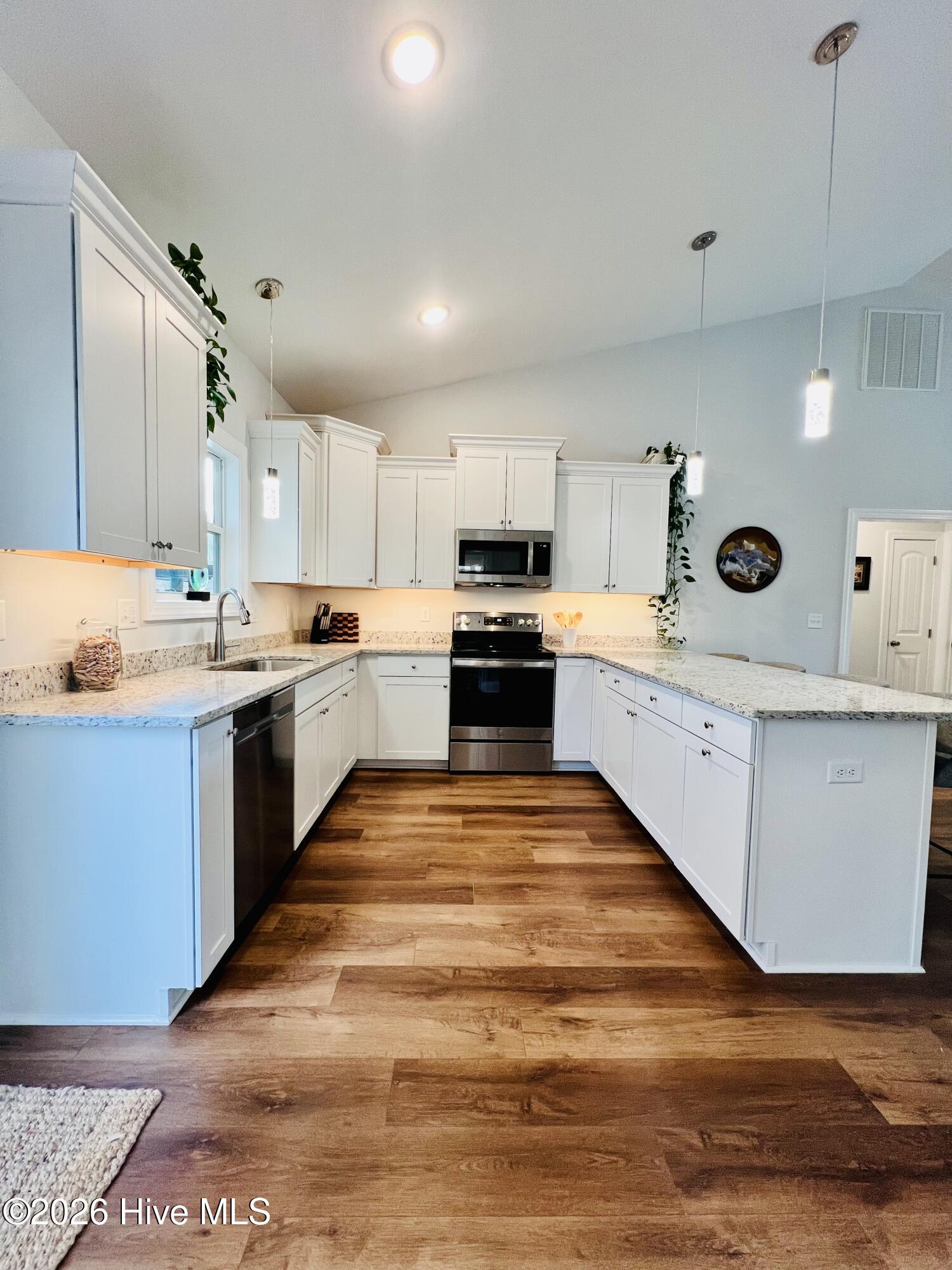 100551731 | Photo 11