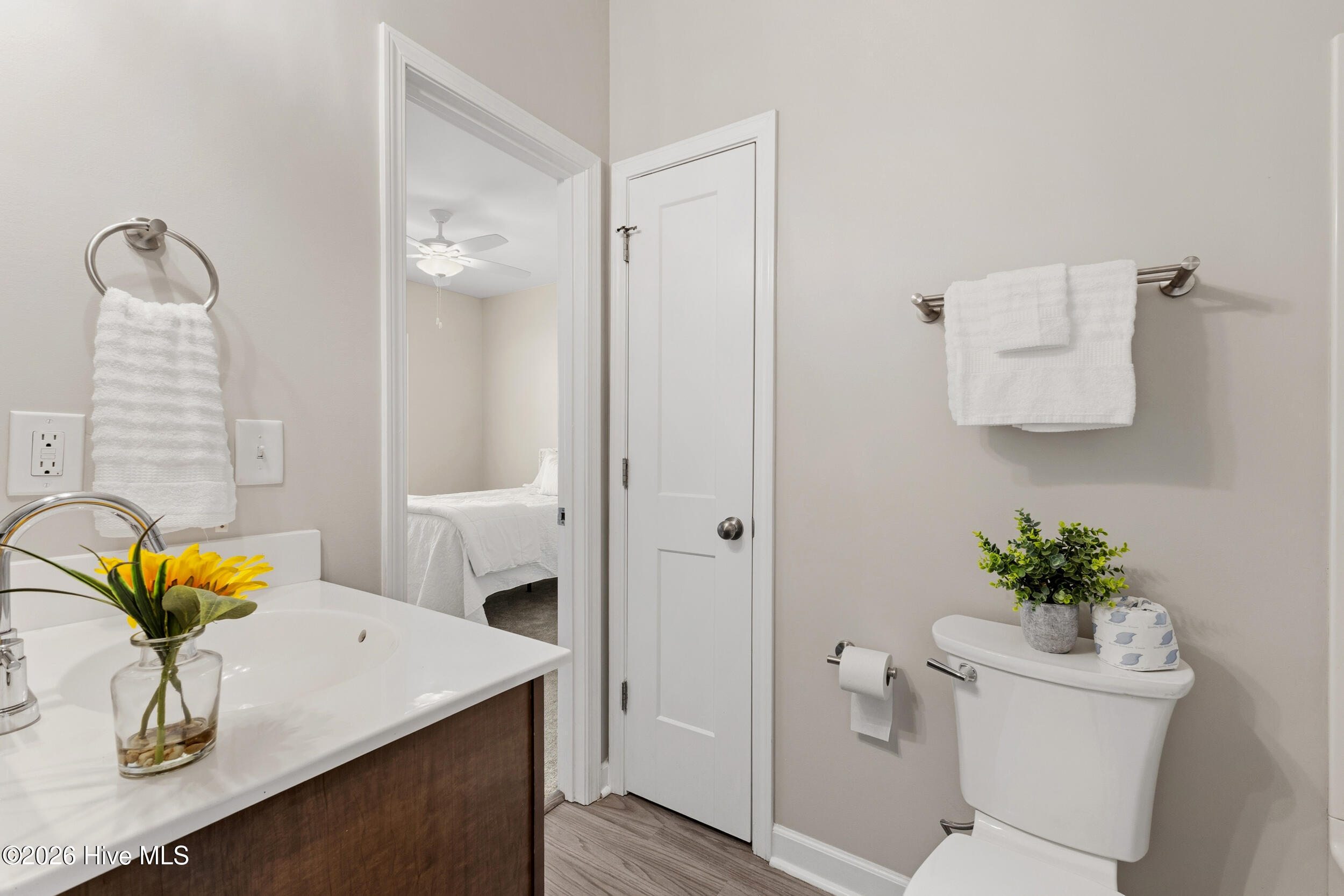 100558693 | Photo 21