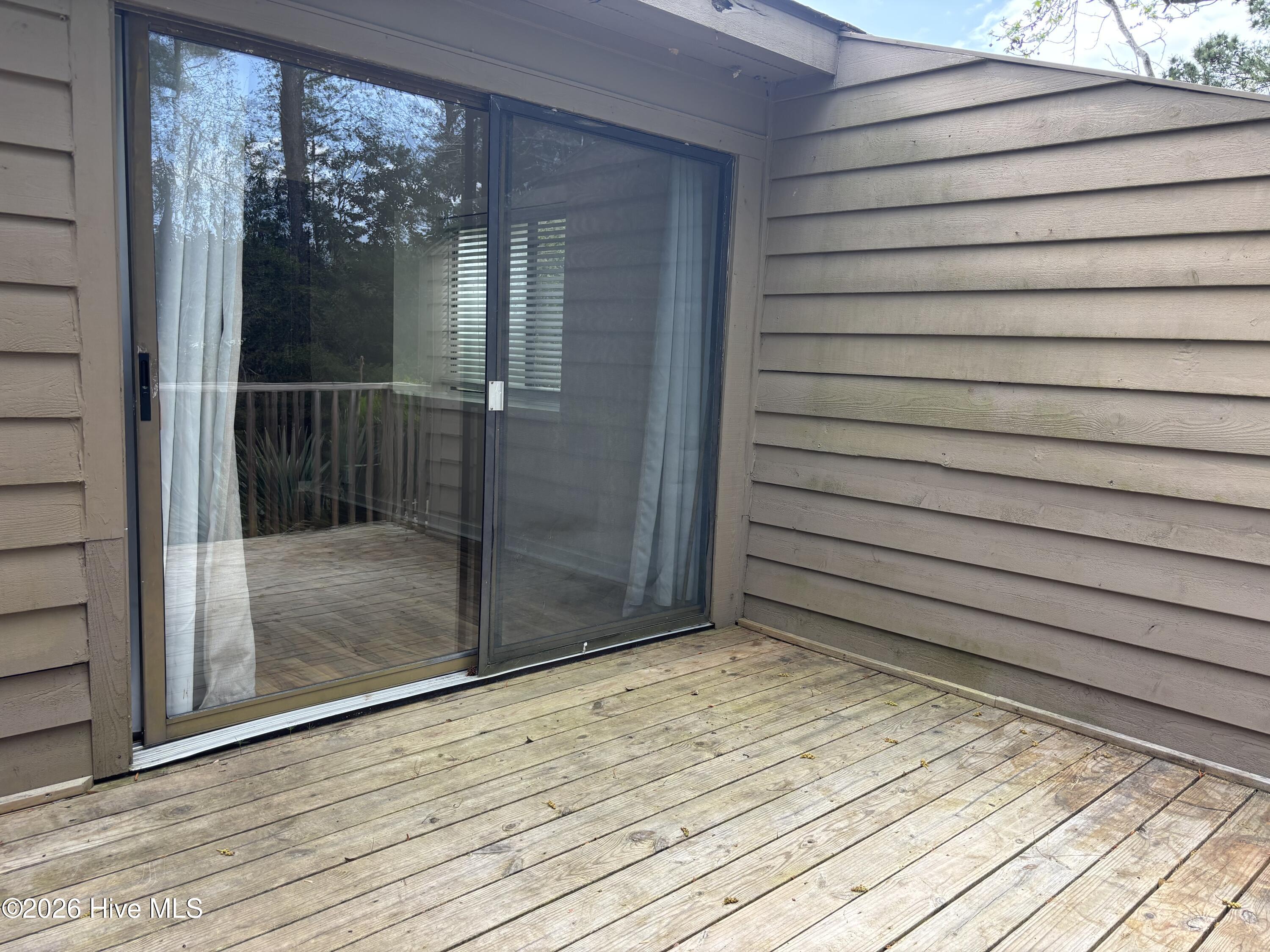 100563769 | Photo 19