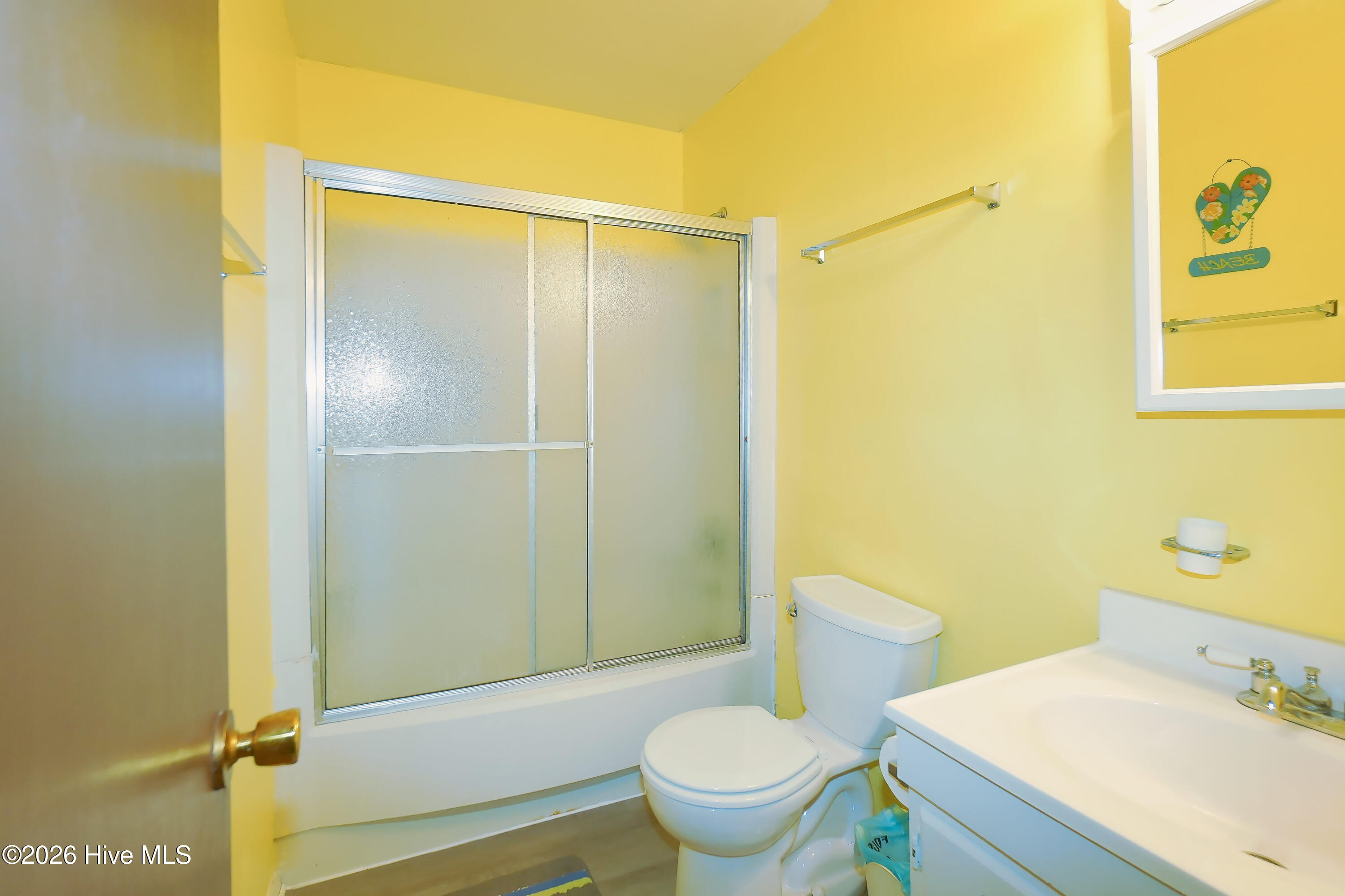 100550833 | Photo 15