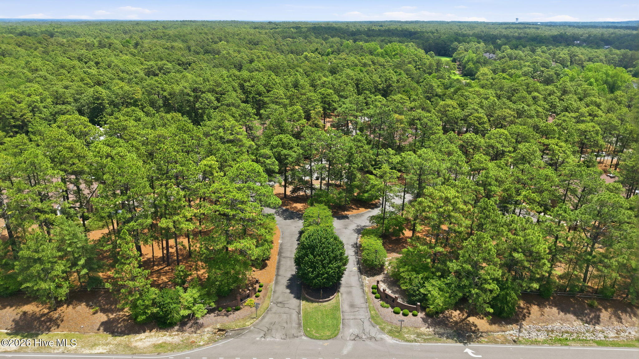 Homes for sale in Pinehurst, NC | 10 Pinehurst Manor Road, Pinehurst, NC 28374 | Houzeo