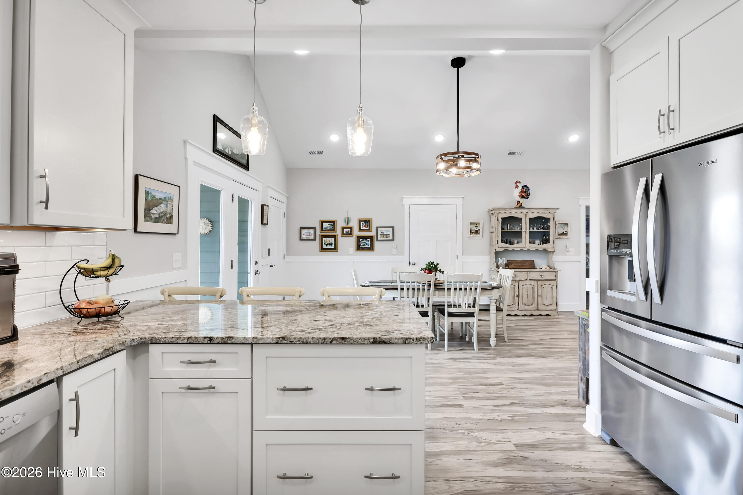 100564163 | Photo 14