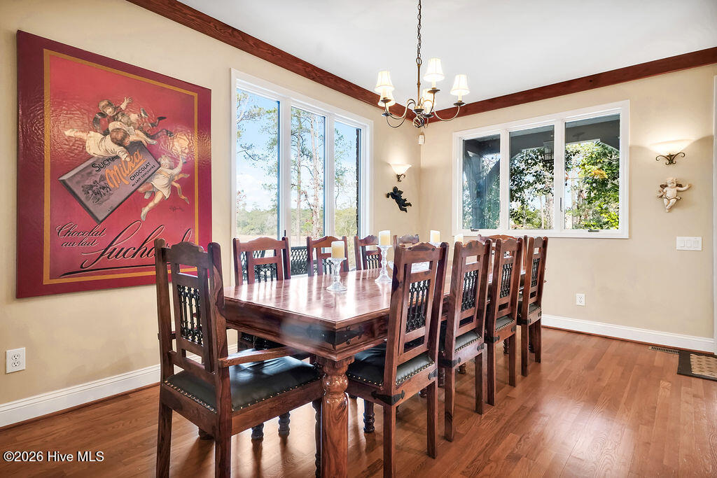 100564190 | Photo 16