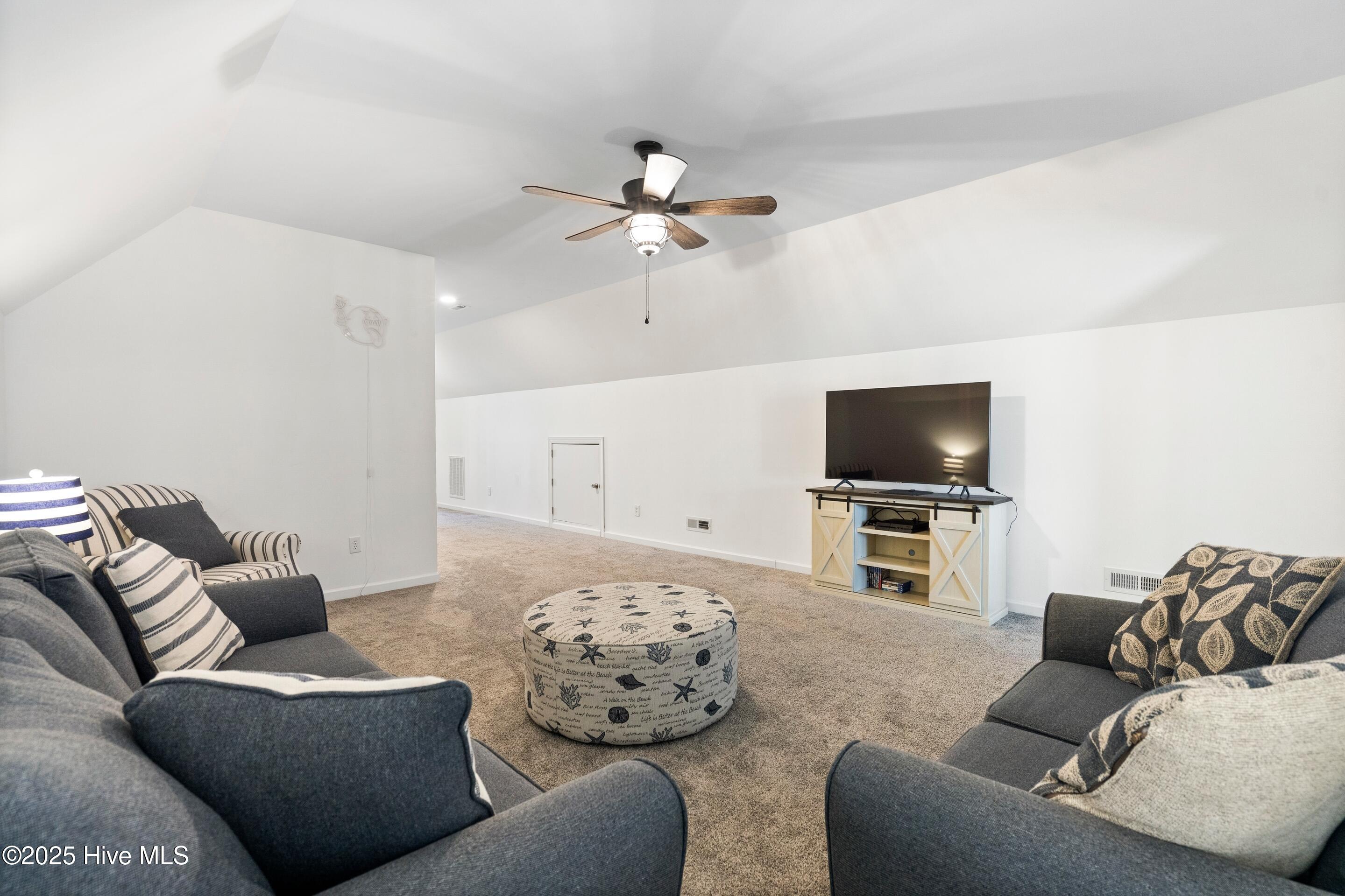 100542826 | Photo 41