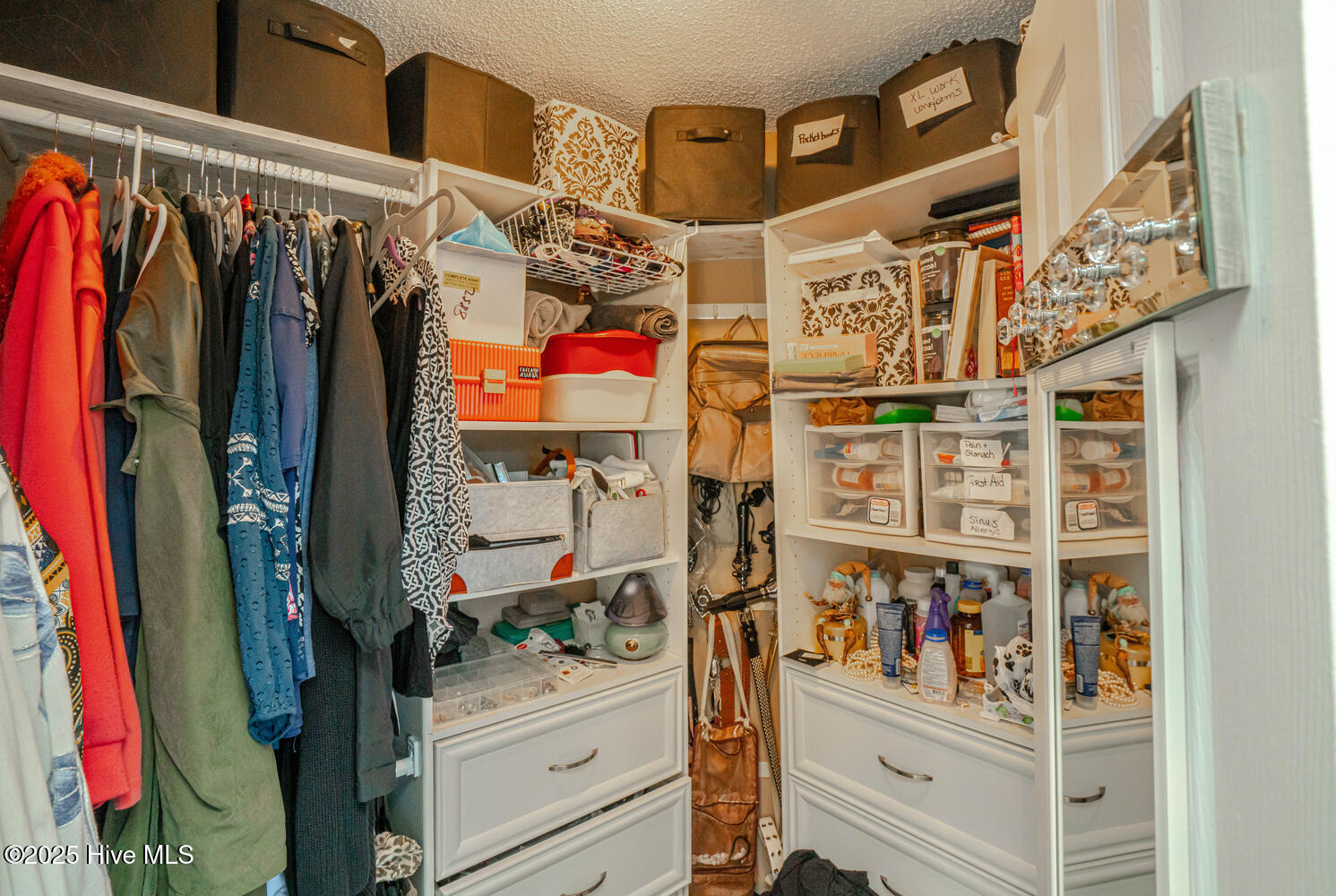 100542303 | Photo 21