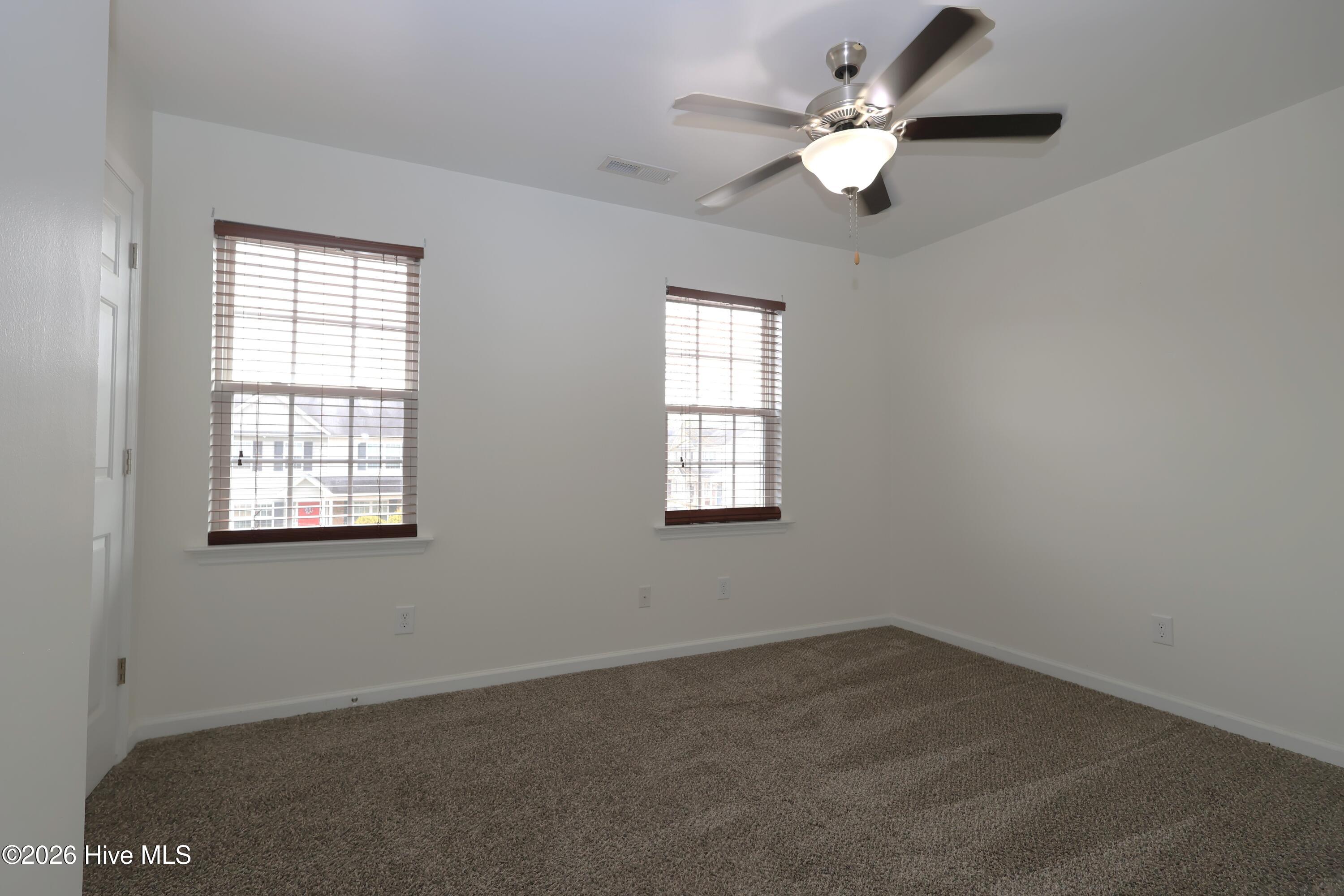 100551335 | Photo 12