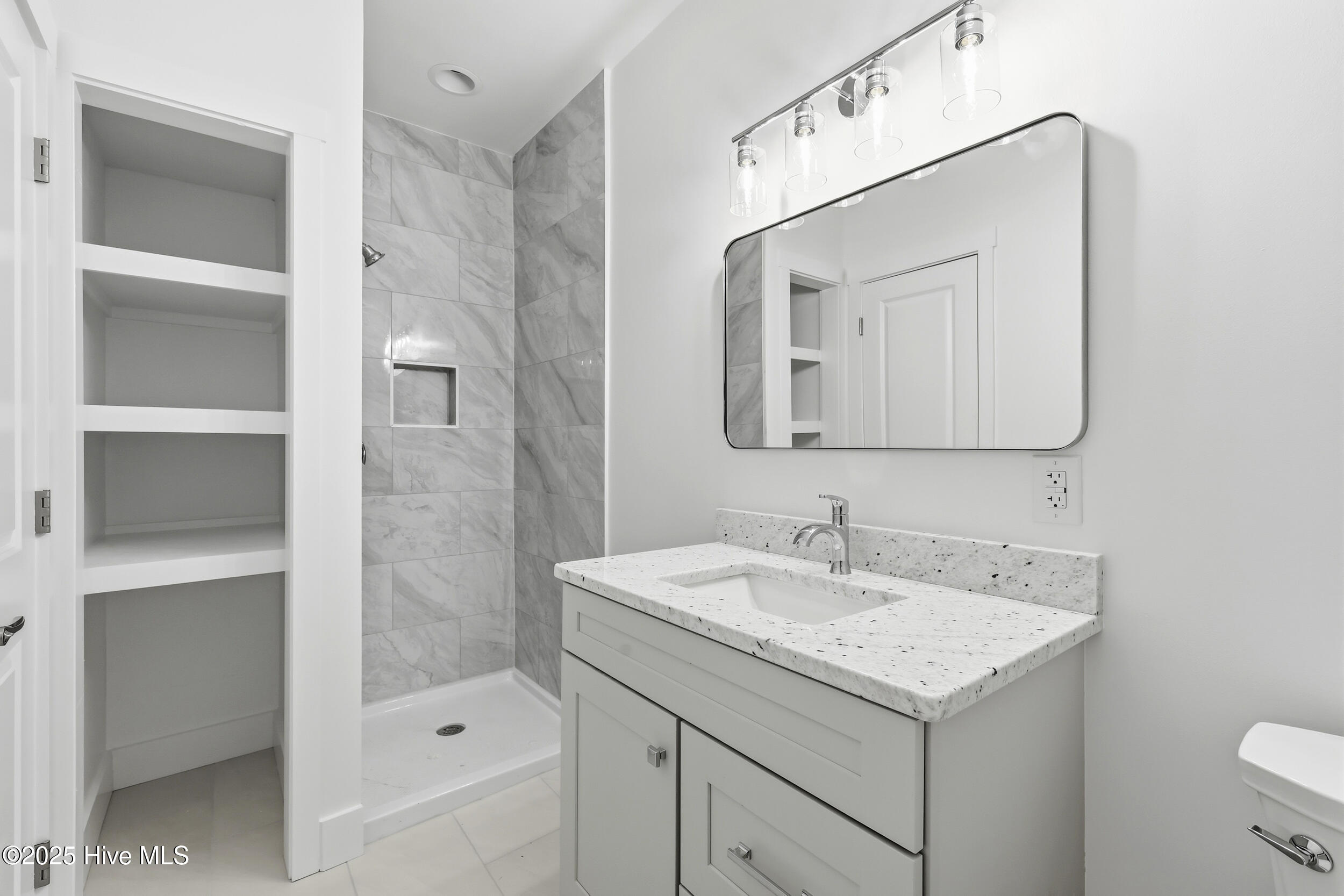 100544794 | Photo 40