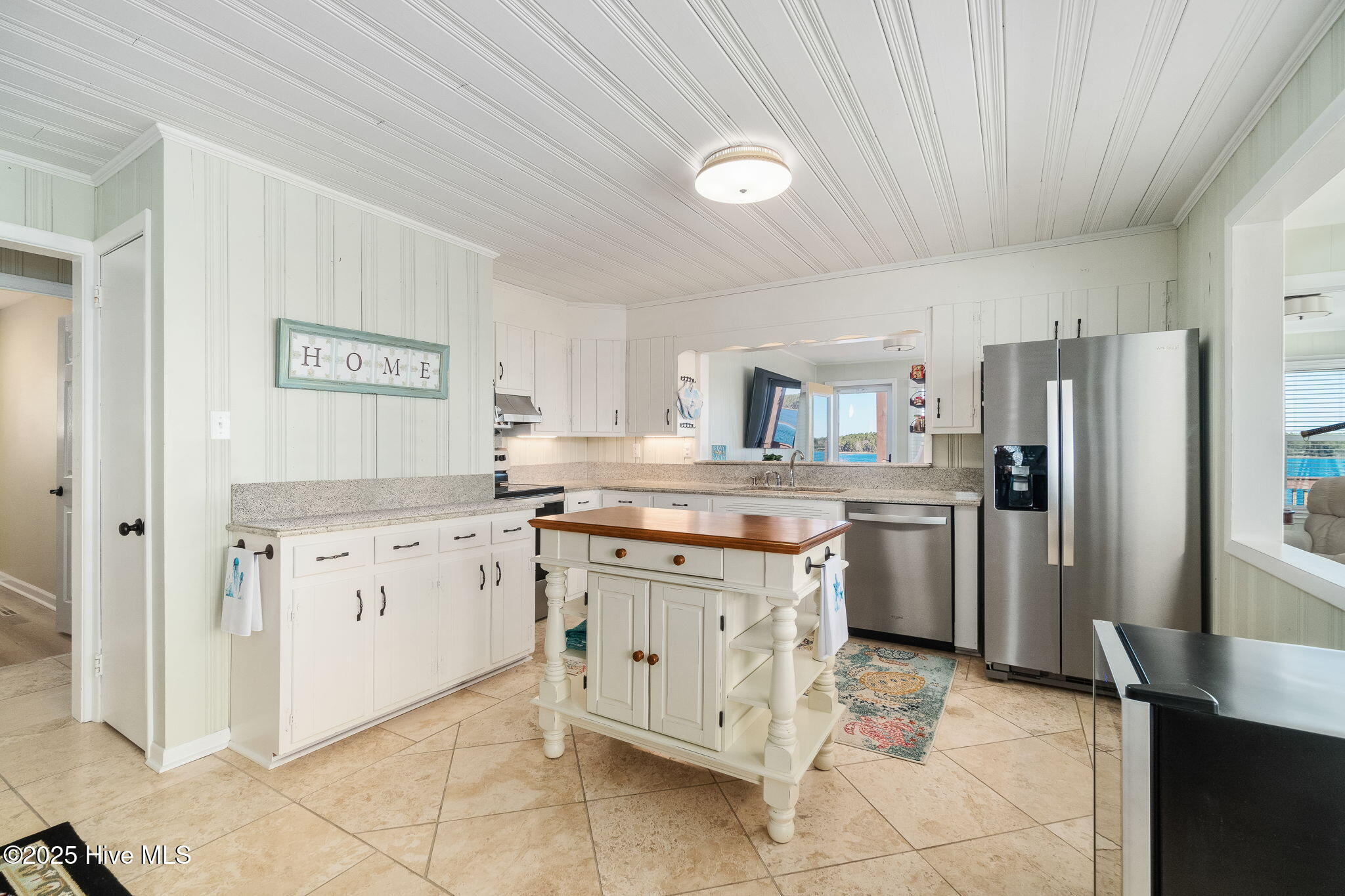 100557510 | Photo 22