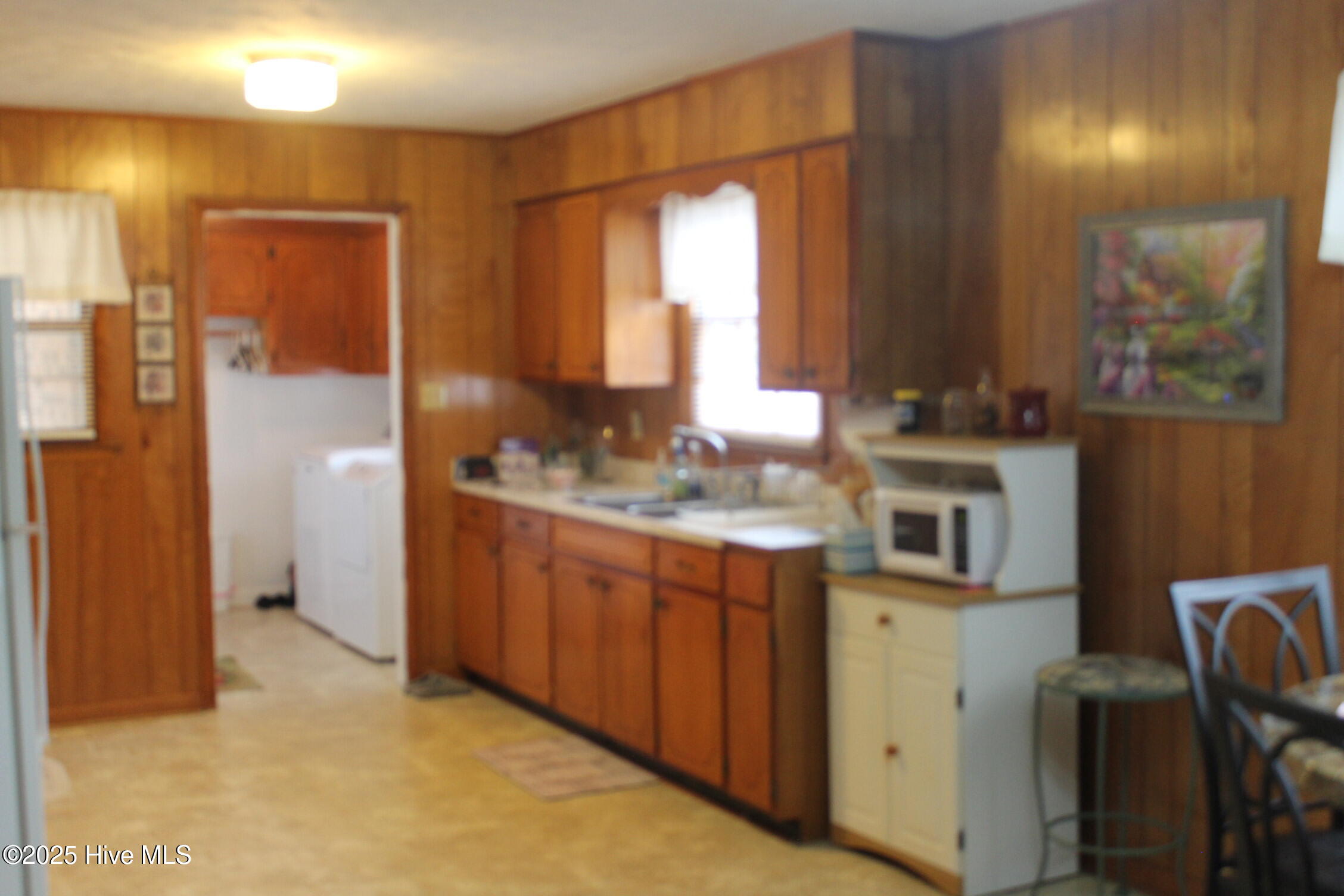 100544529 | Photo 23