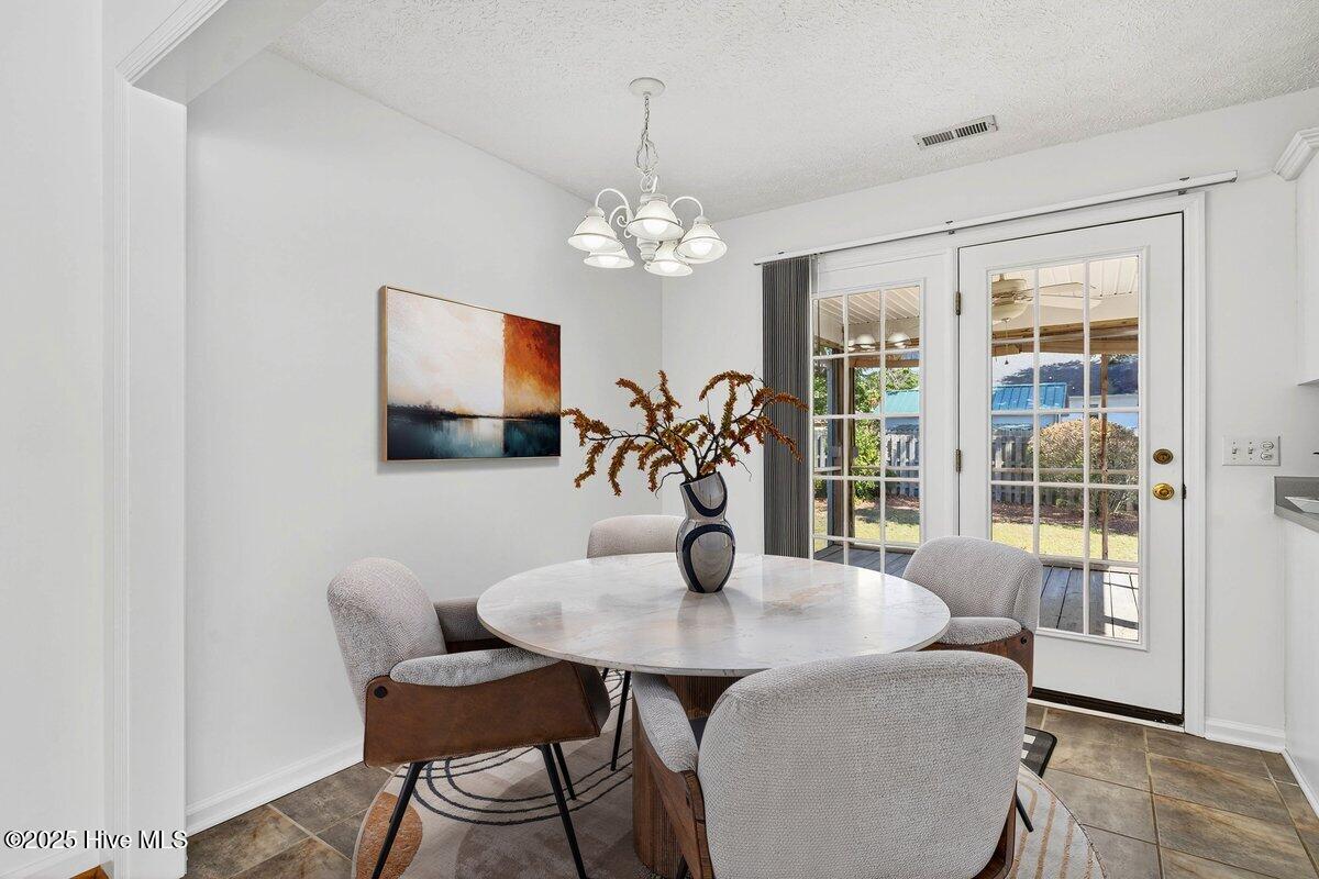 100531287 | Photo 17