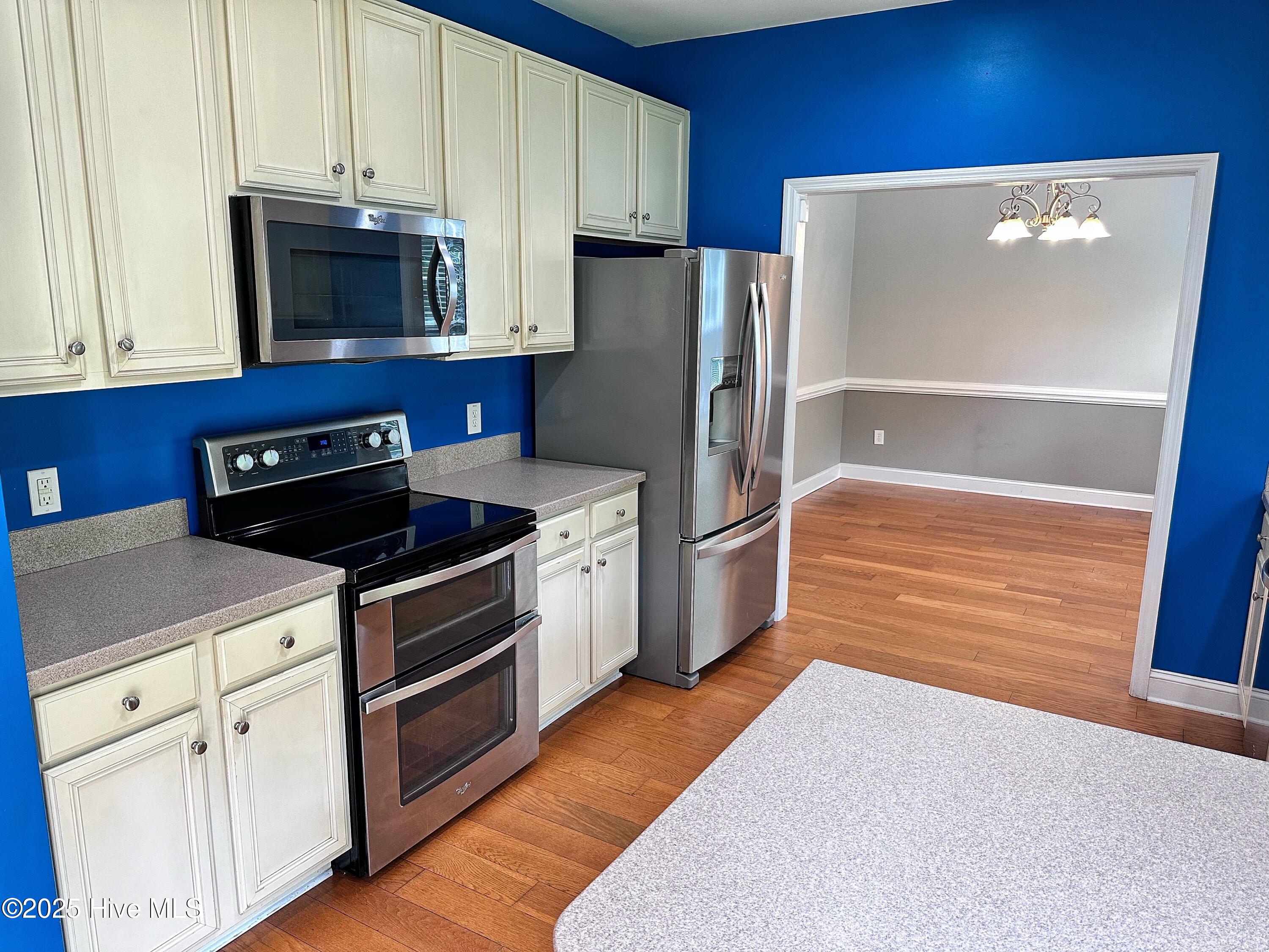 100522980 | Photo 13