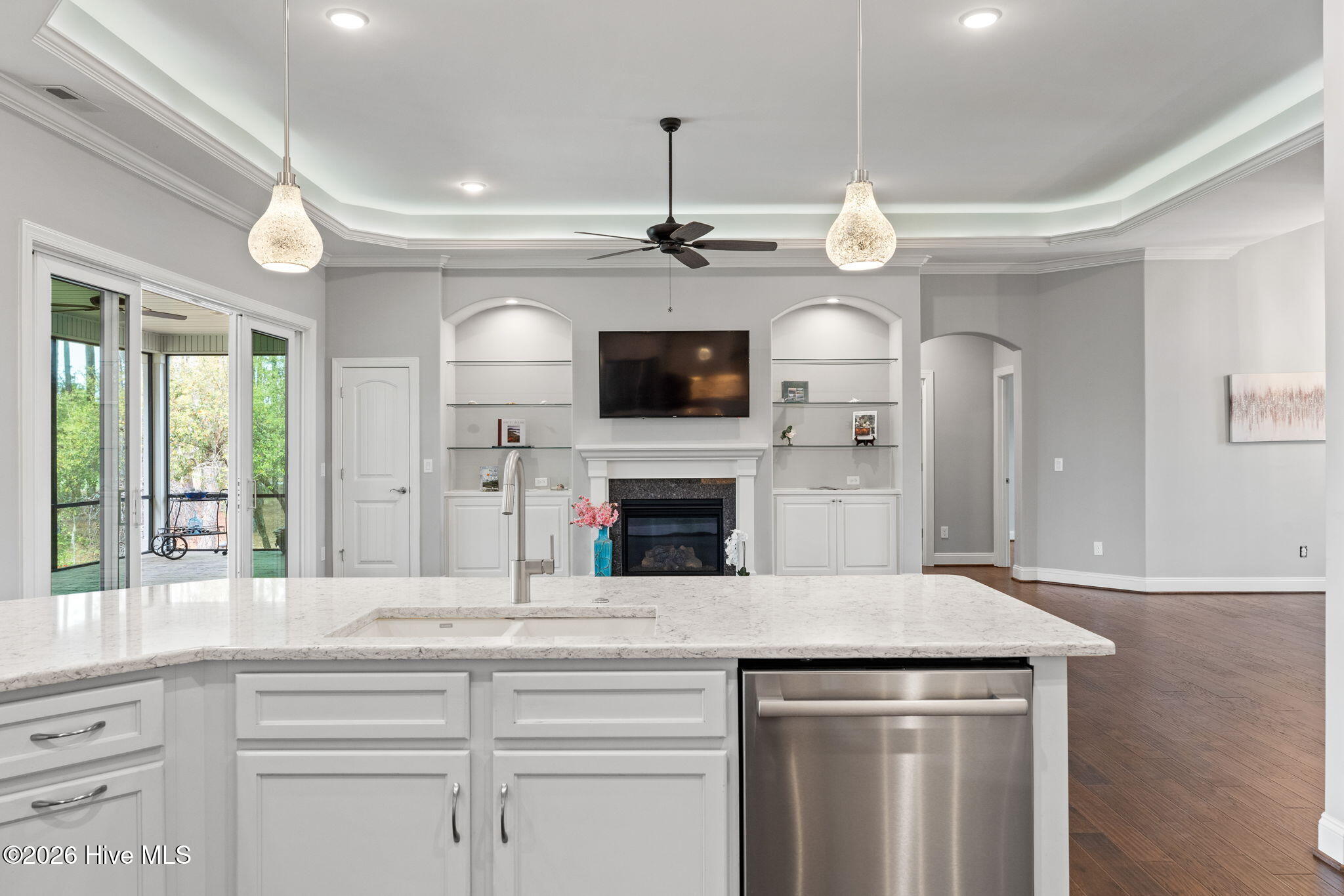 100566605 | Photo 17