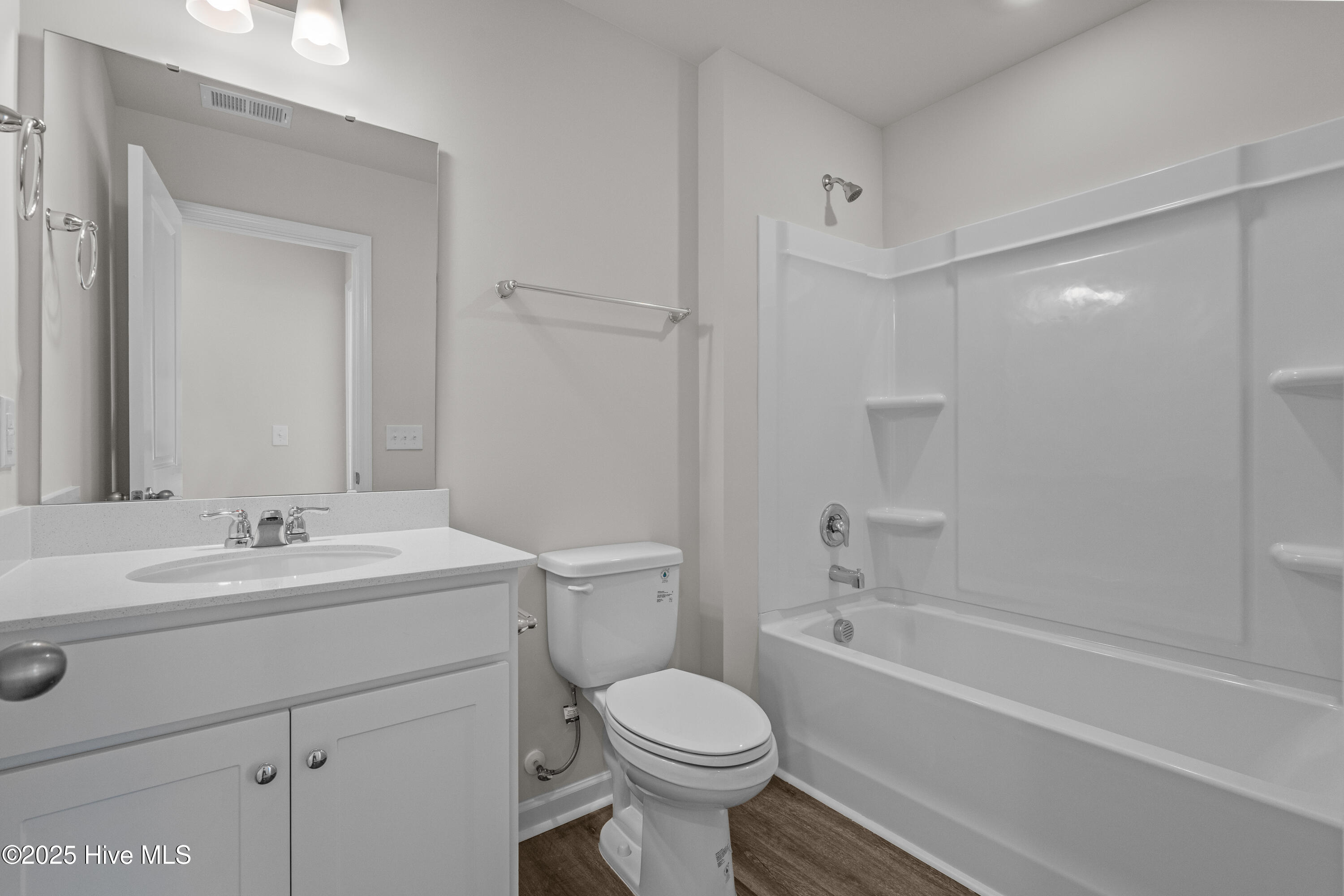 100536973 | Photo 27