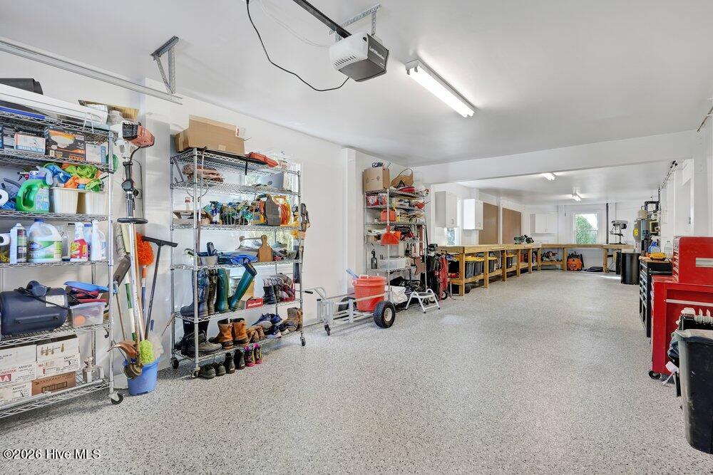 100563942 | Photo 50