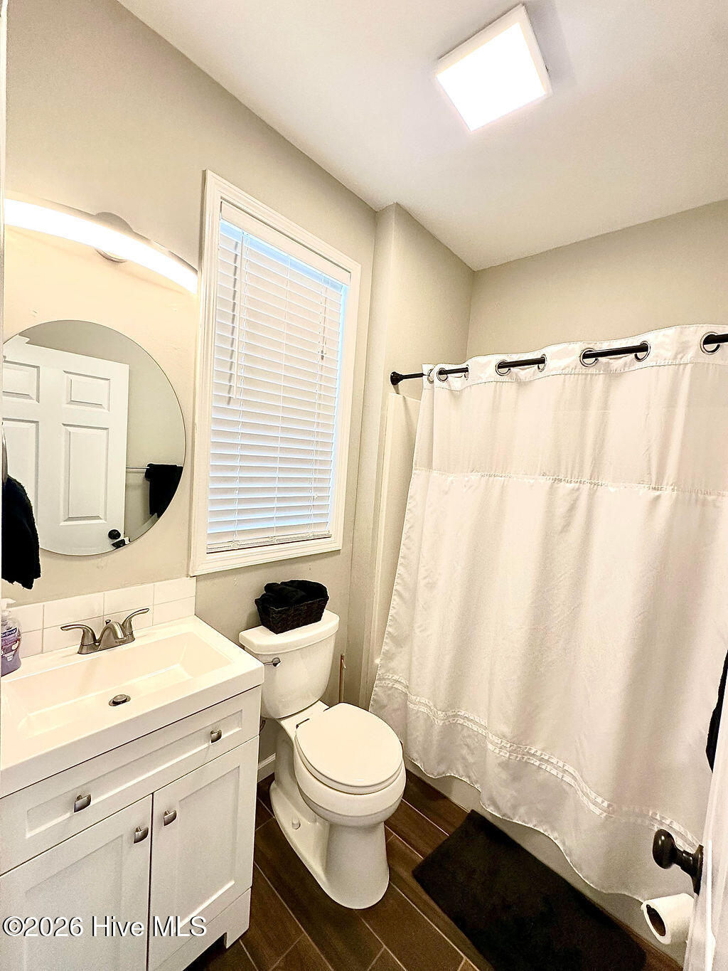 100565525 | Photo 23