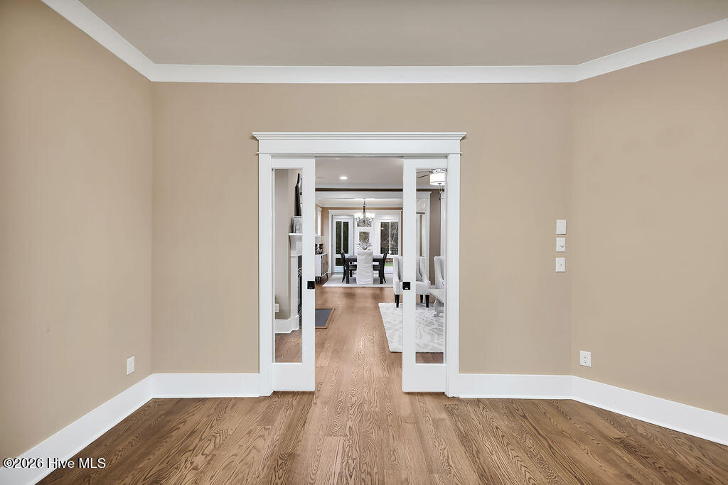 100548295 | Photo 19