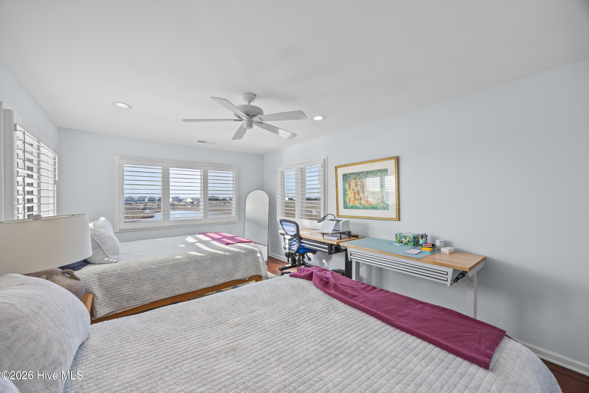 100564811 | Photo 40