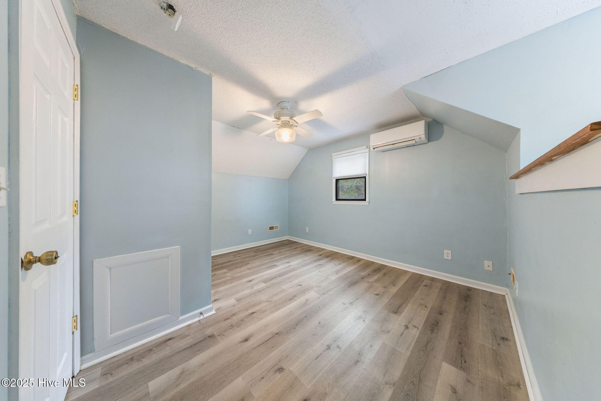 100546976 | Photo 21