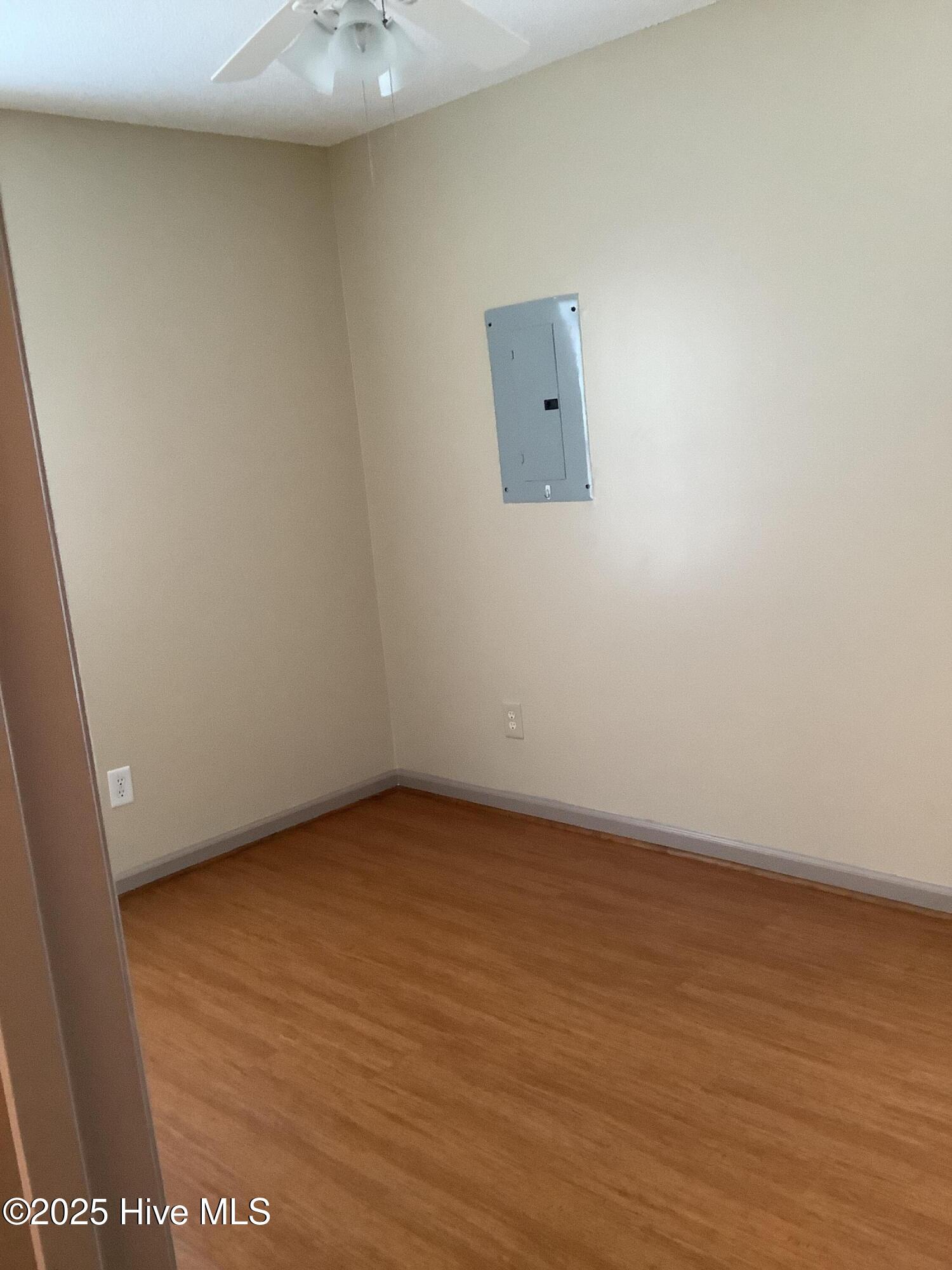 100530094 | Photo 19