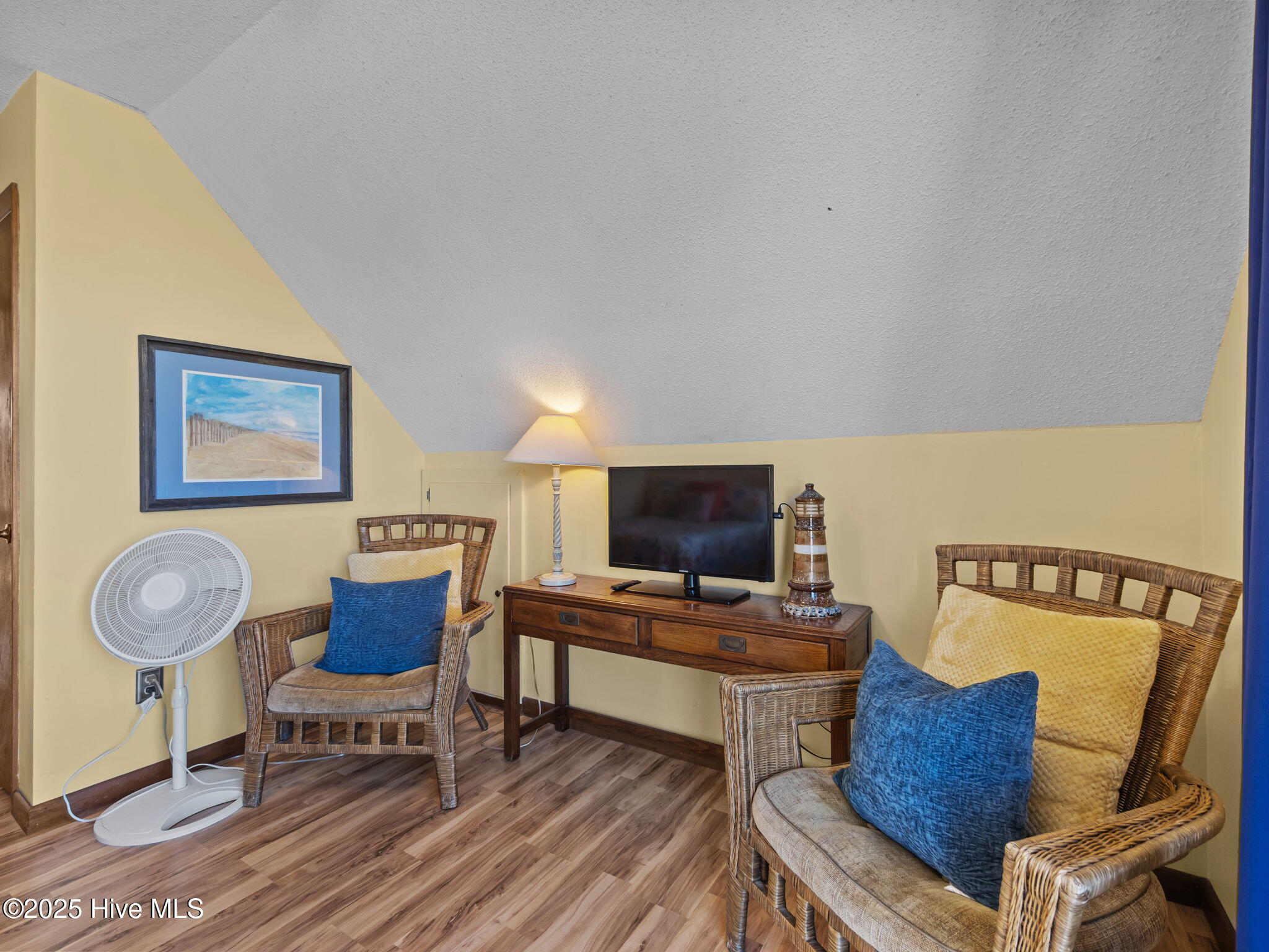 100537997 | Photo 26