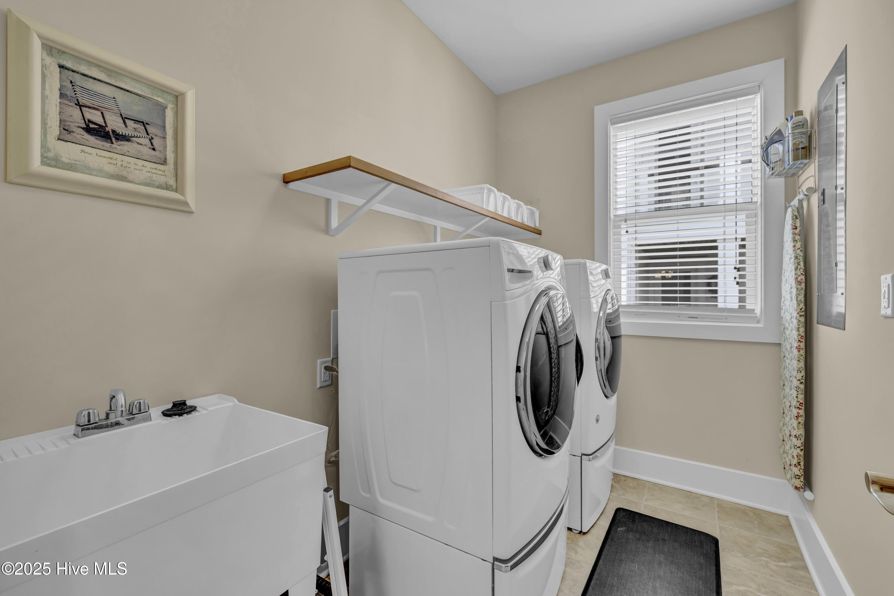 100515880 | Photo 25