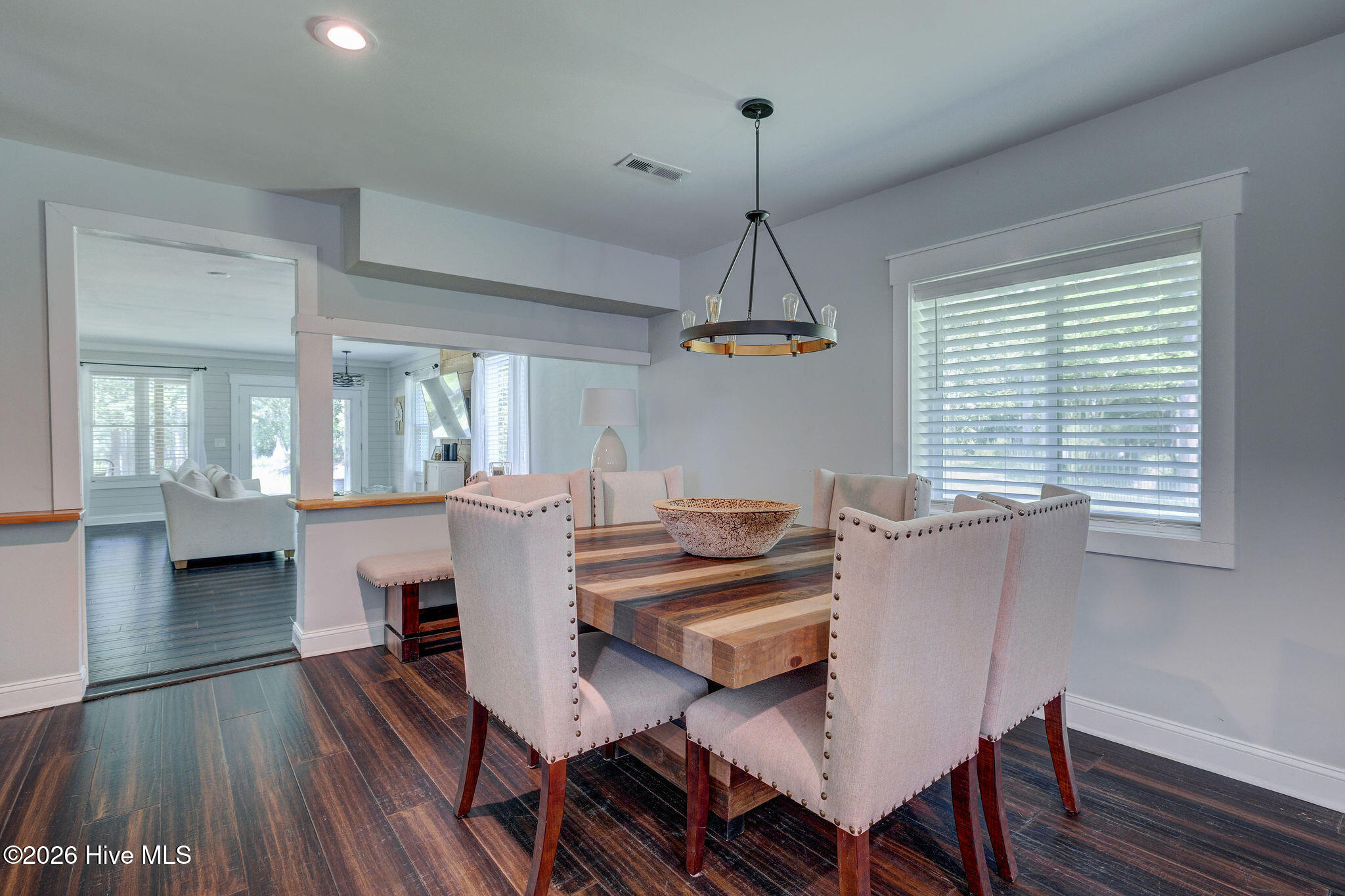 100558109 | Photo 20