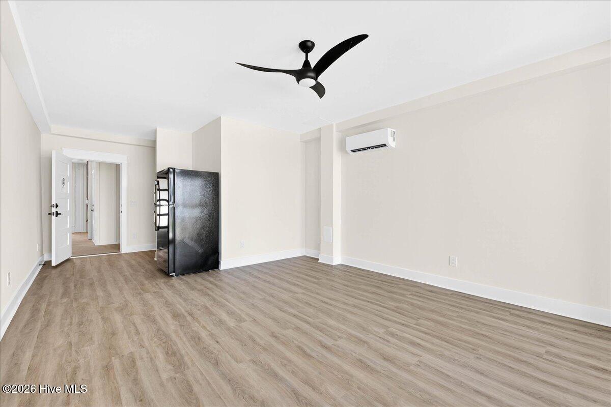 100562322 | Photo 70