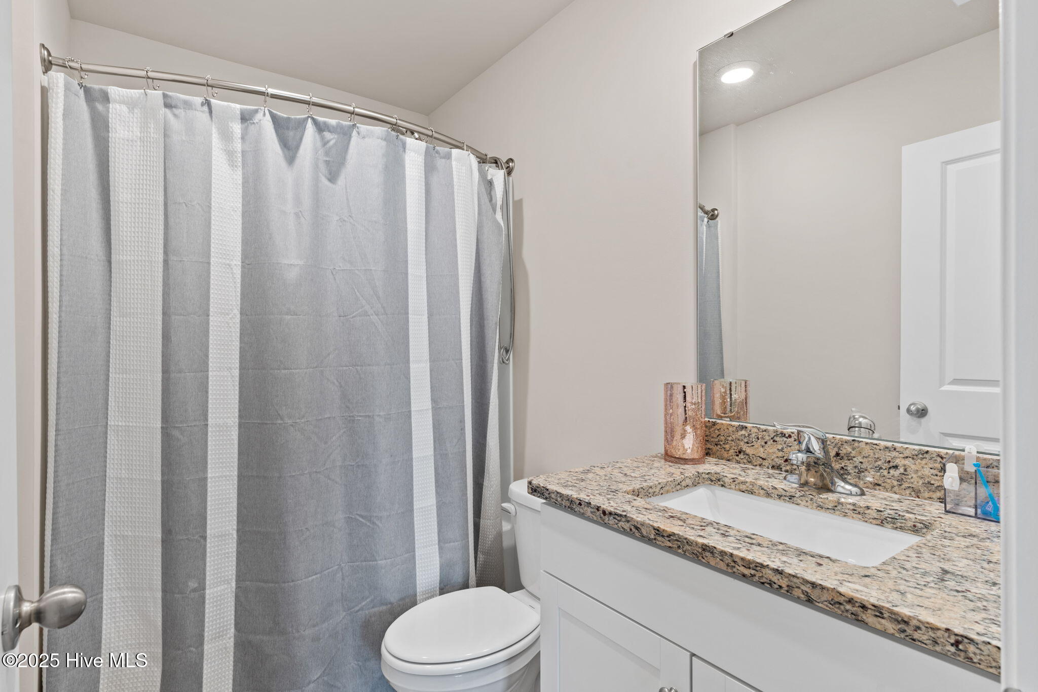 100515817 | Photo 26