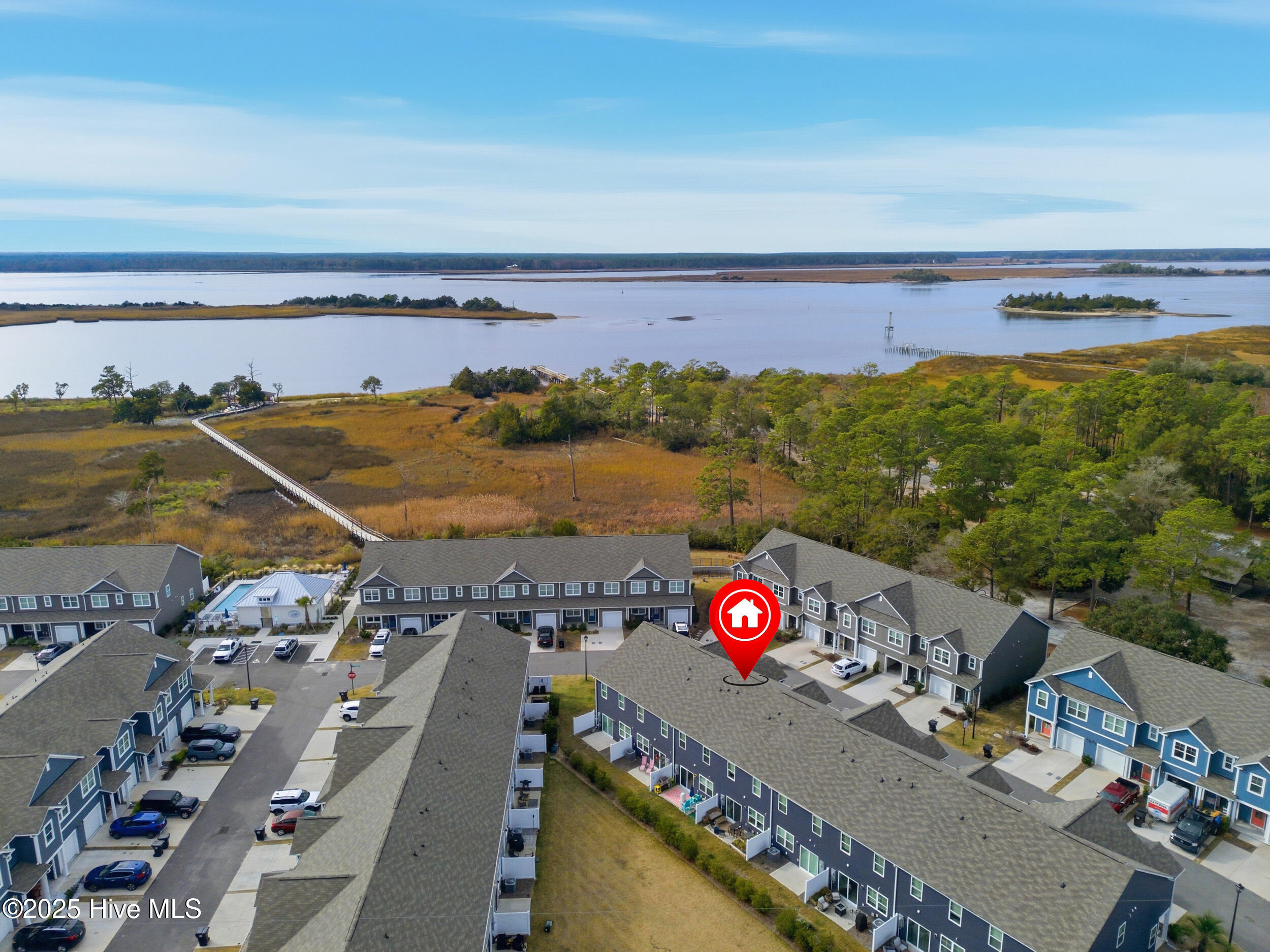 100544145 | Photo 35