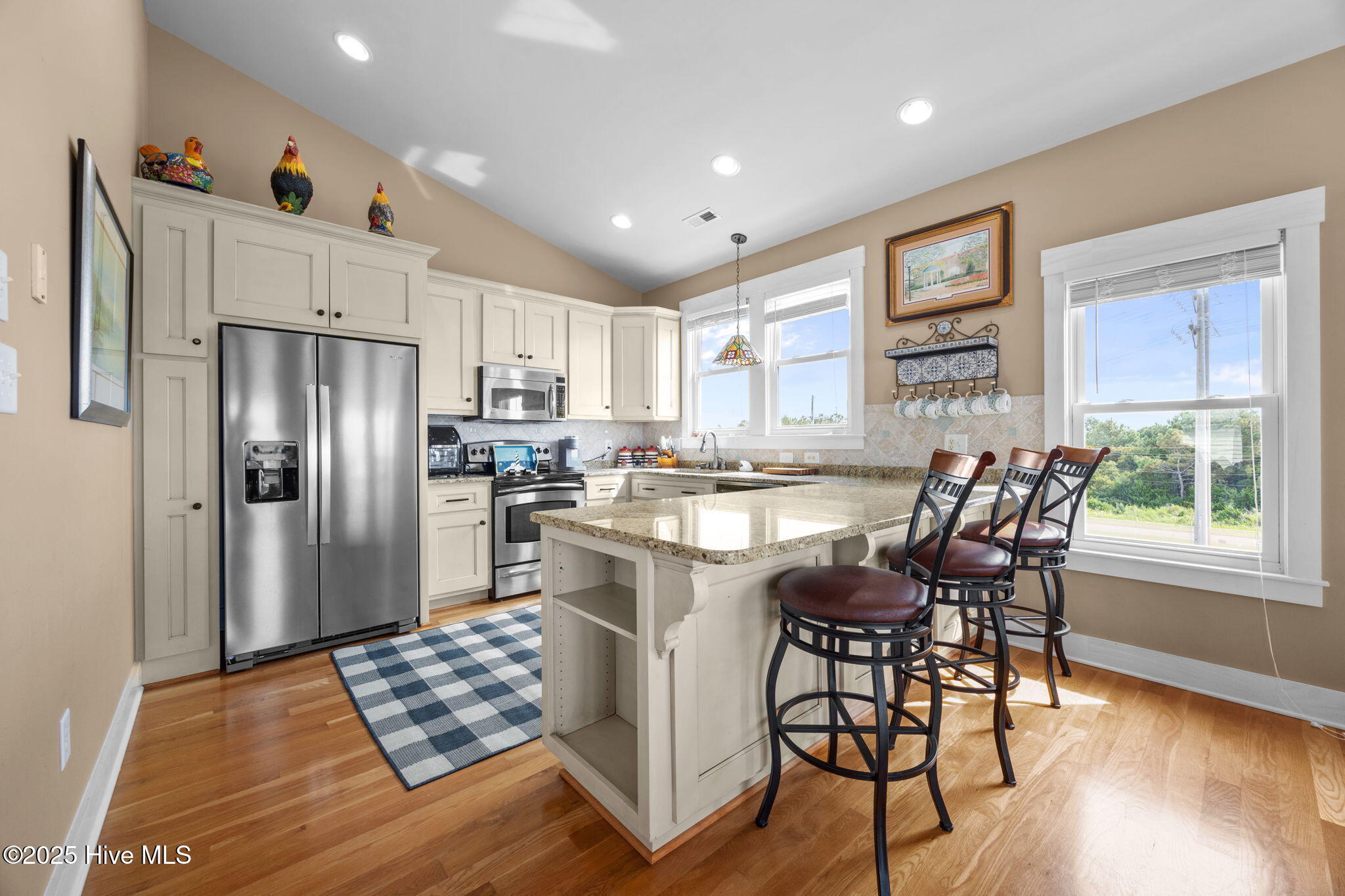 100525610 | Photo 18