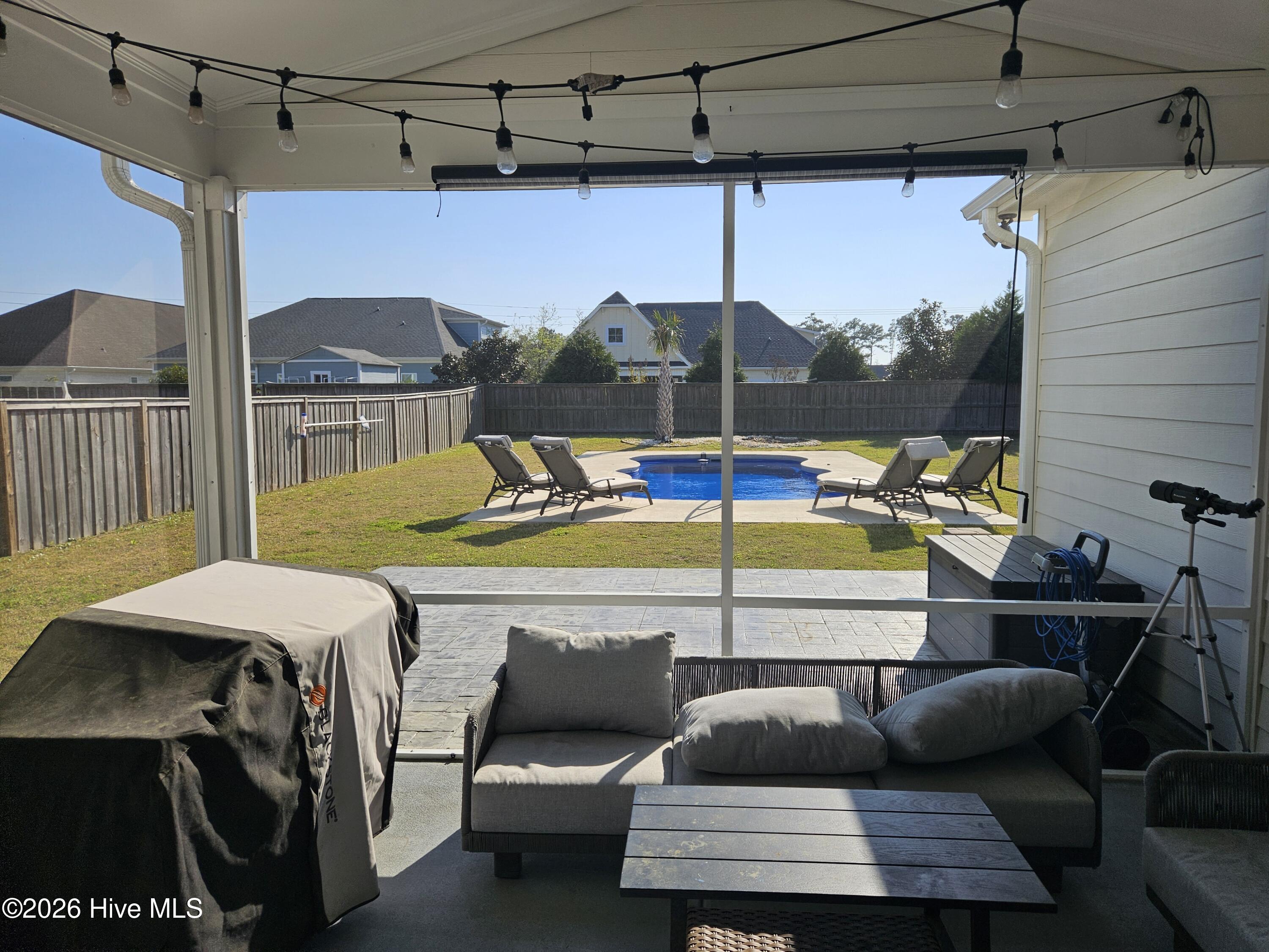 100569163 | Photo 29