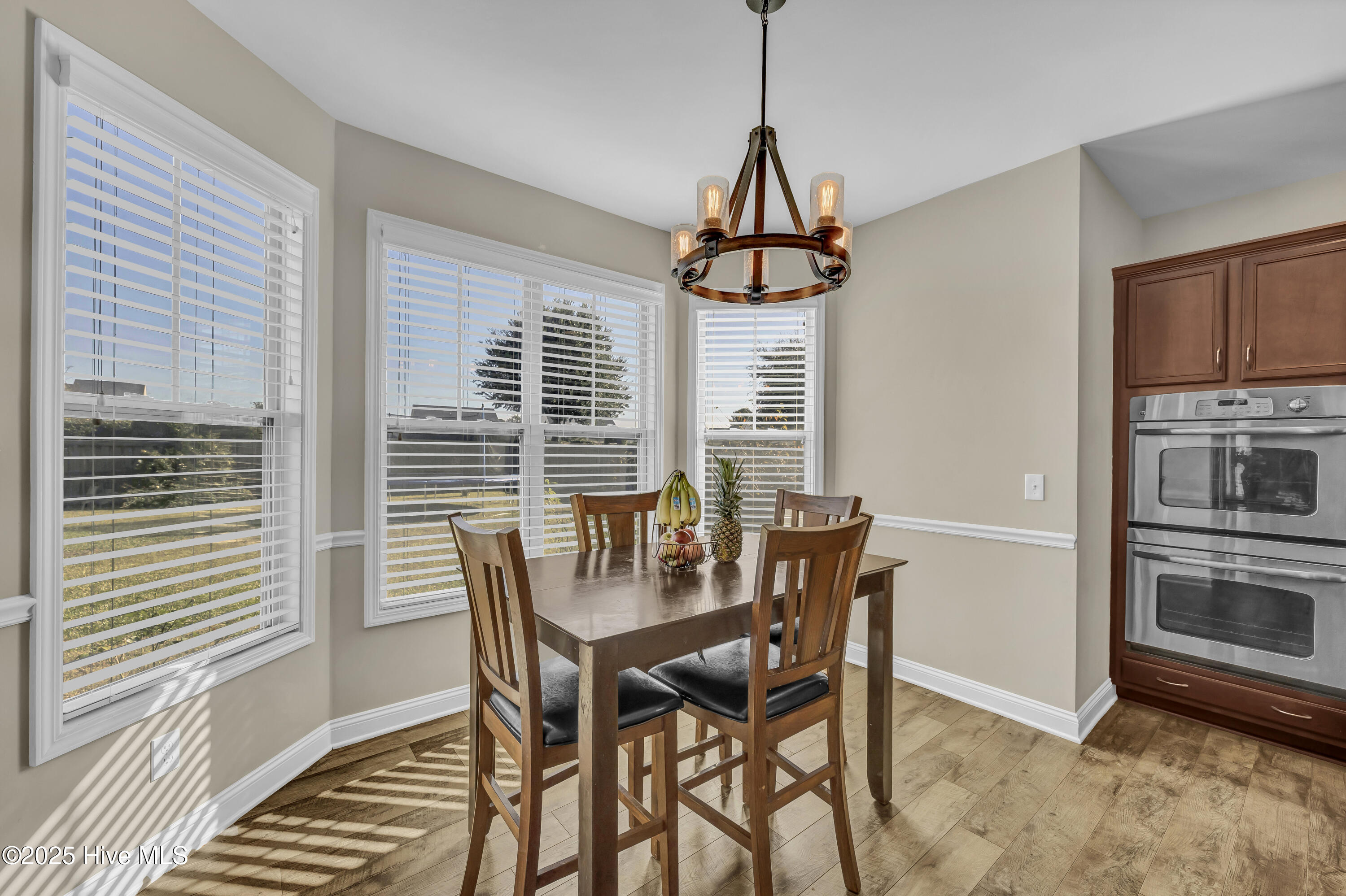 100549704 | Photo 14