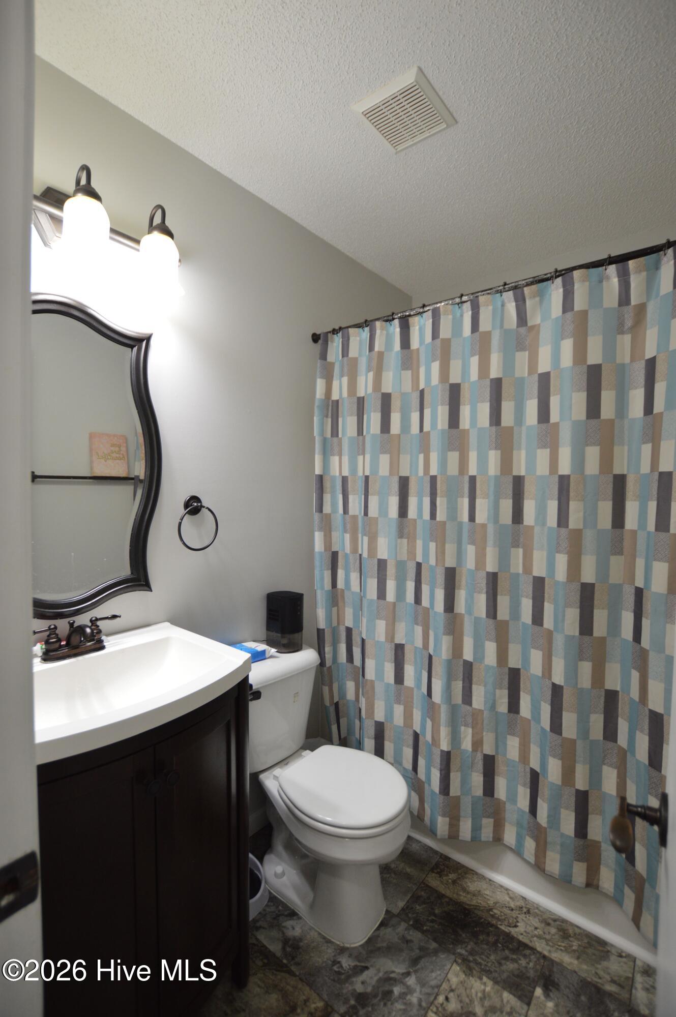 100557684 | Photo 15