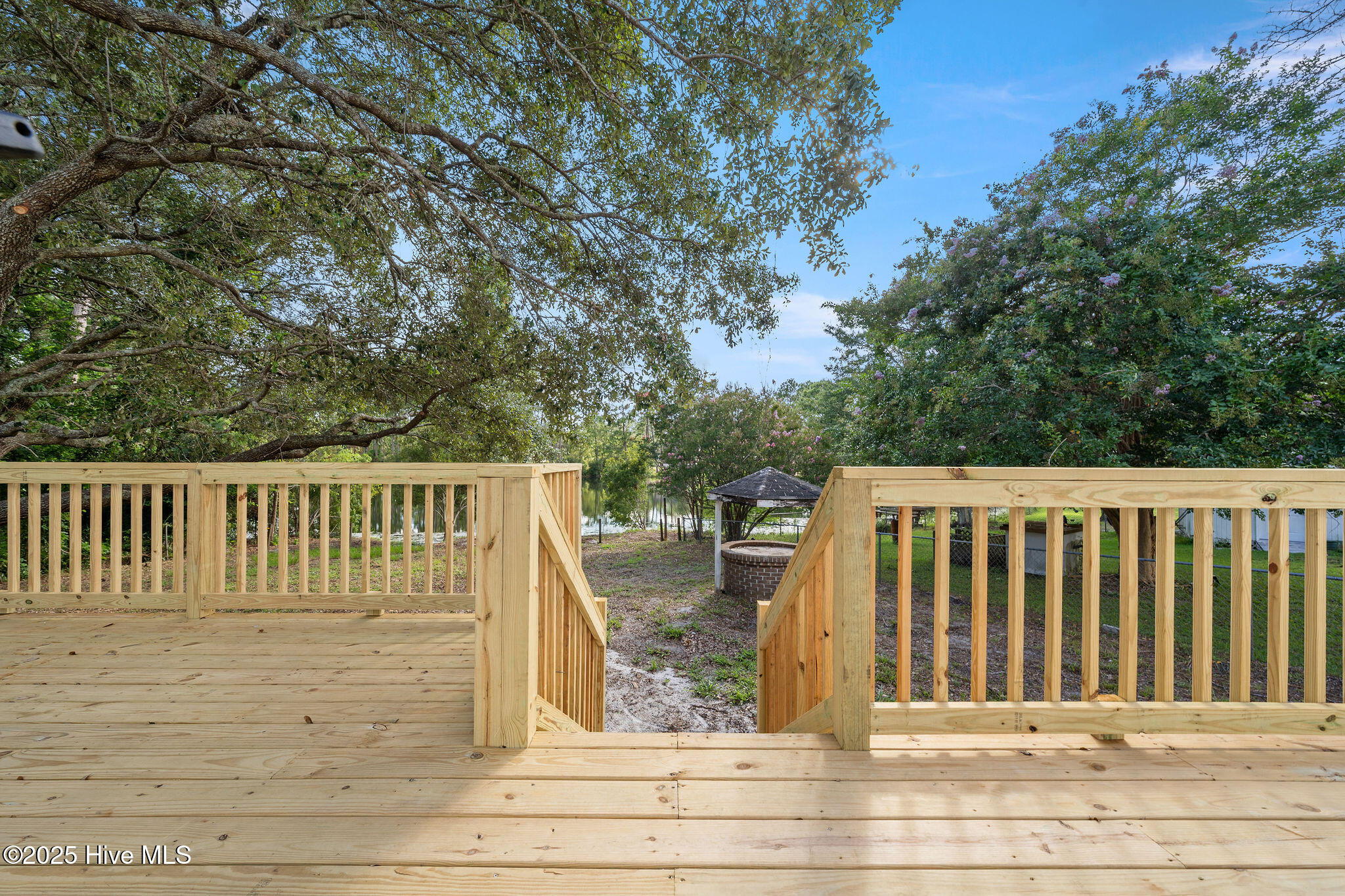 100522130 | Photo 14