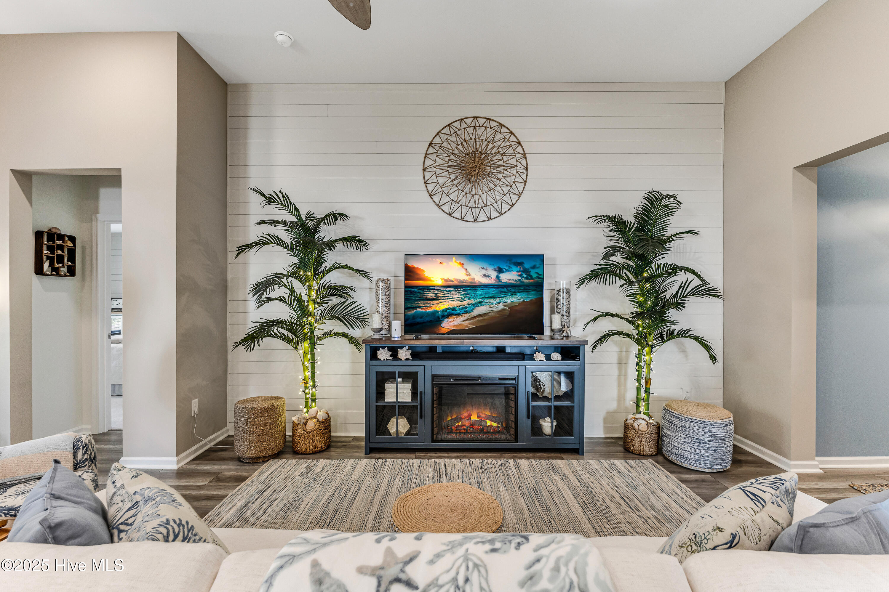 100542880 | Photo 12