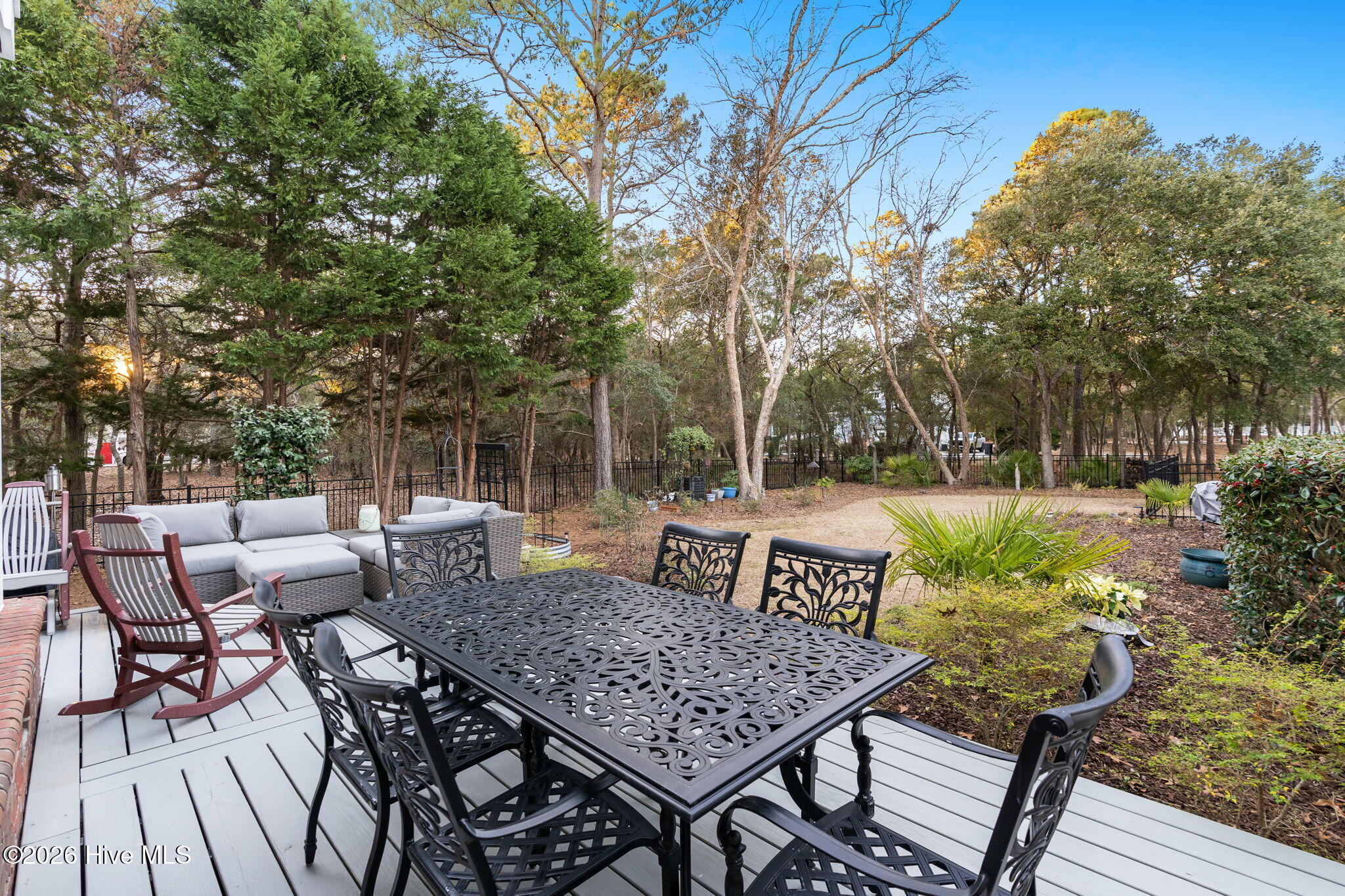 100549864 | Photo 48