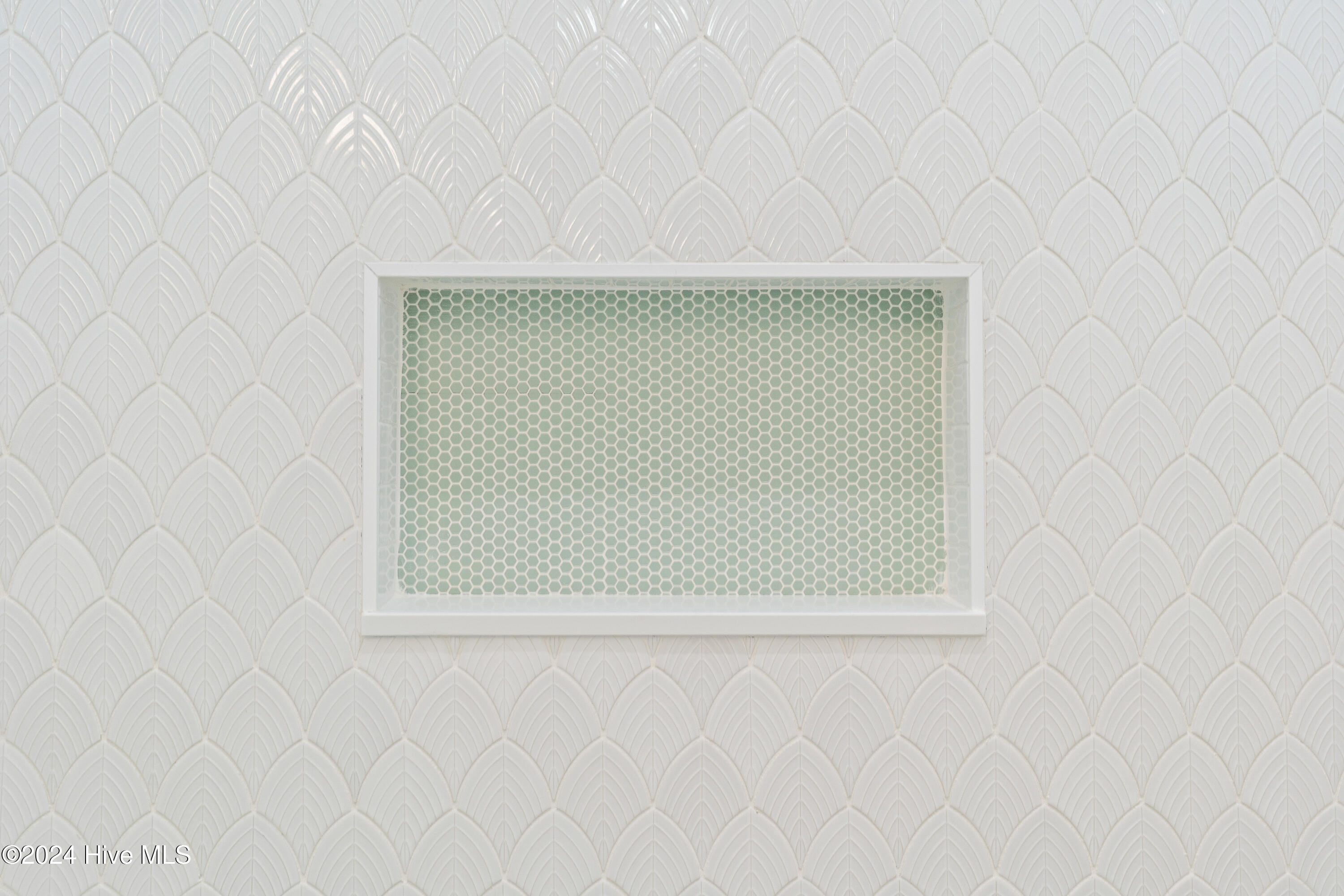 100584829 | Photo 48