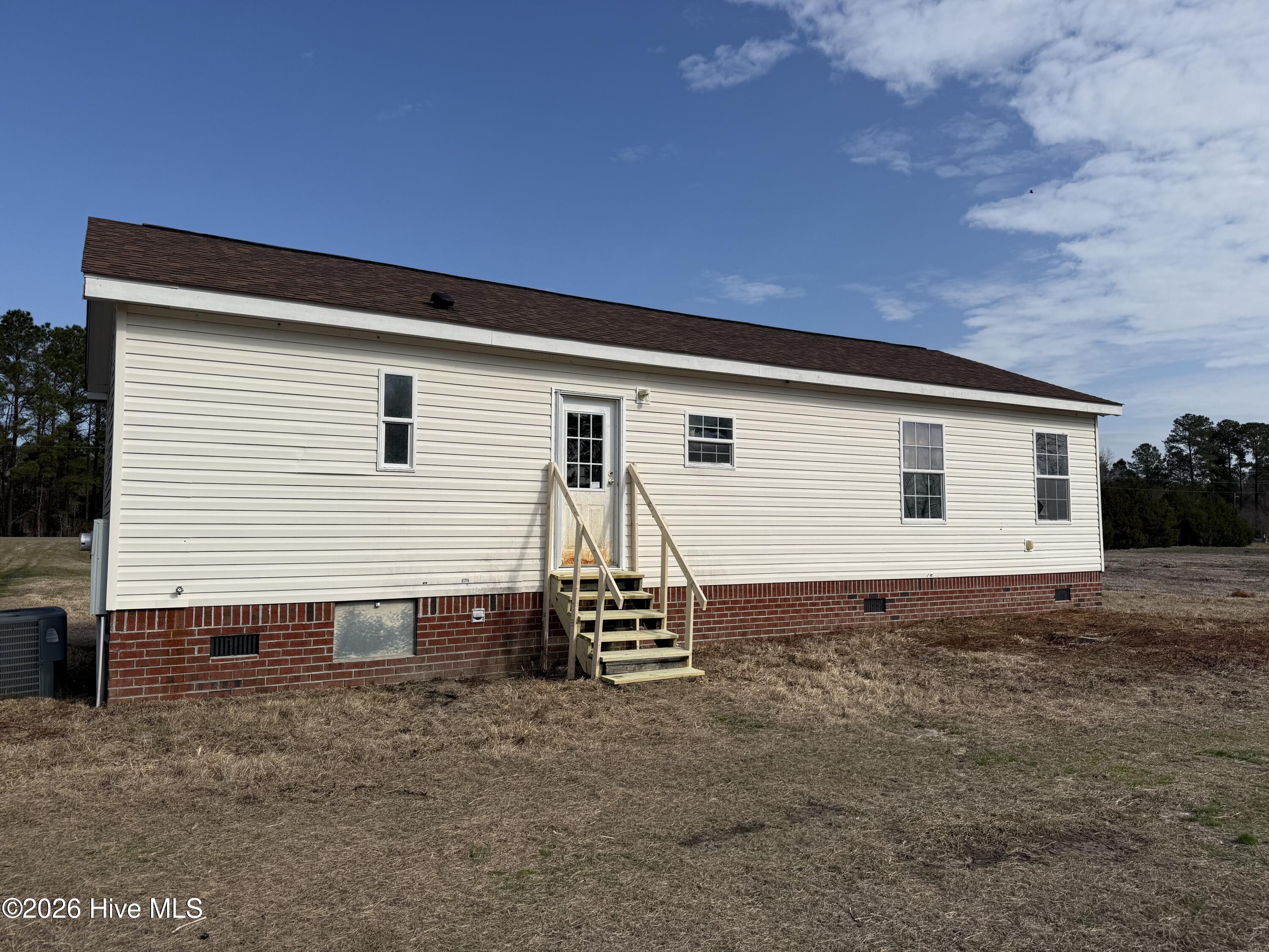 100560629 | Photo 11