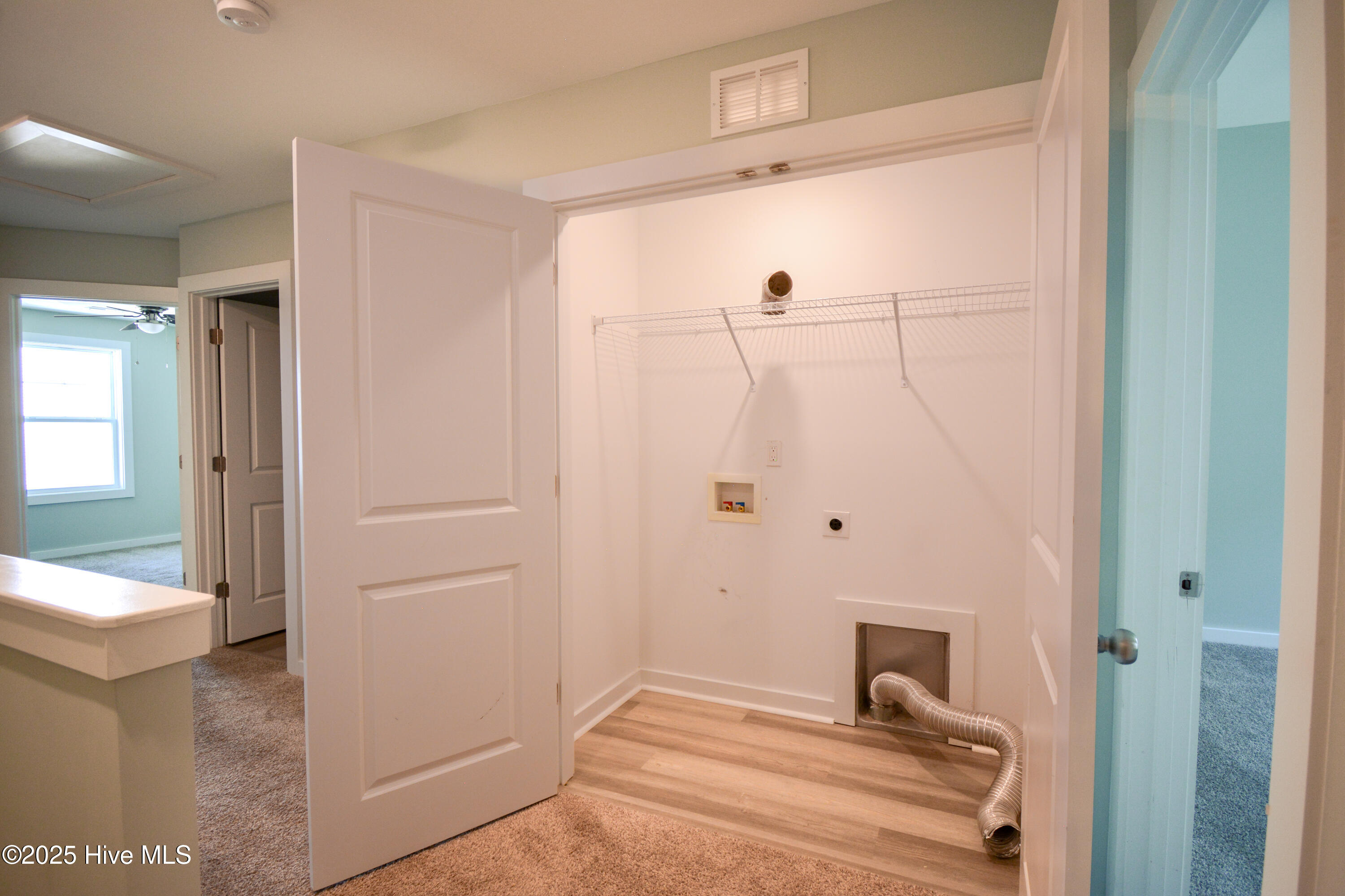 100534687 | Photo 13