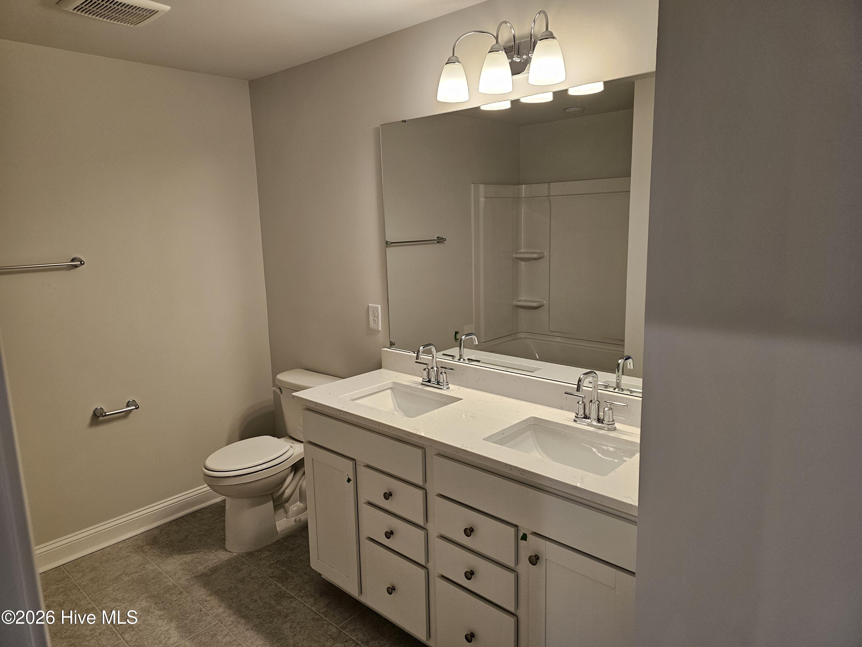 100540603 | Photo 19