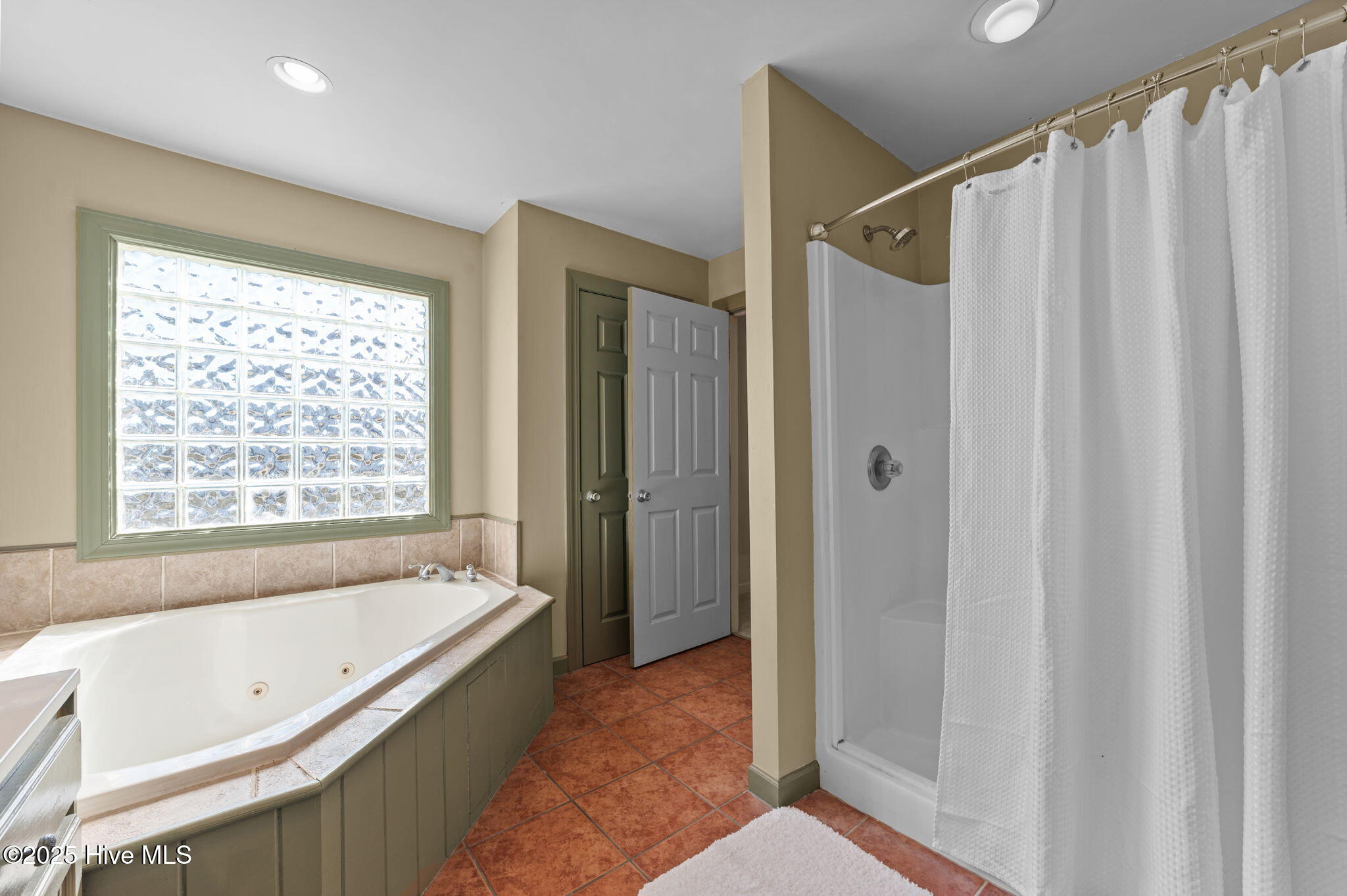 35-web-or-mls-LHV_1598