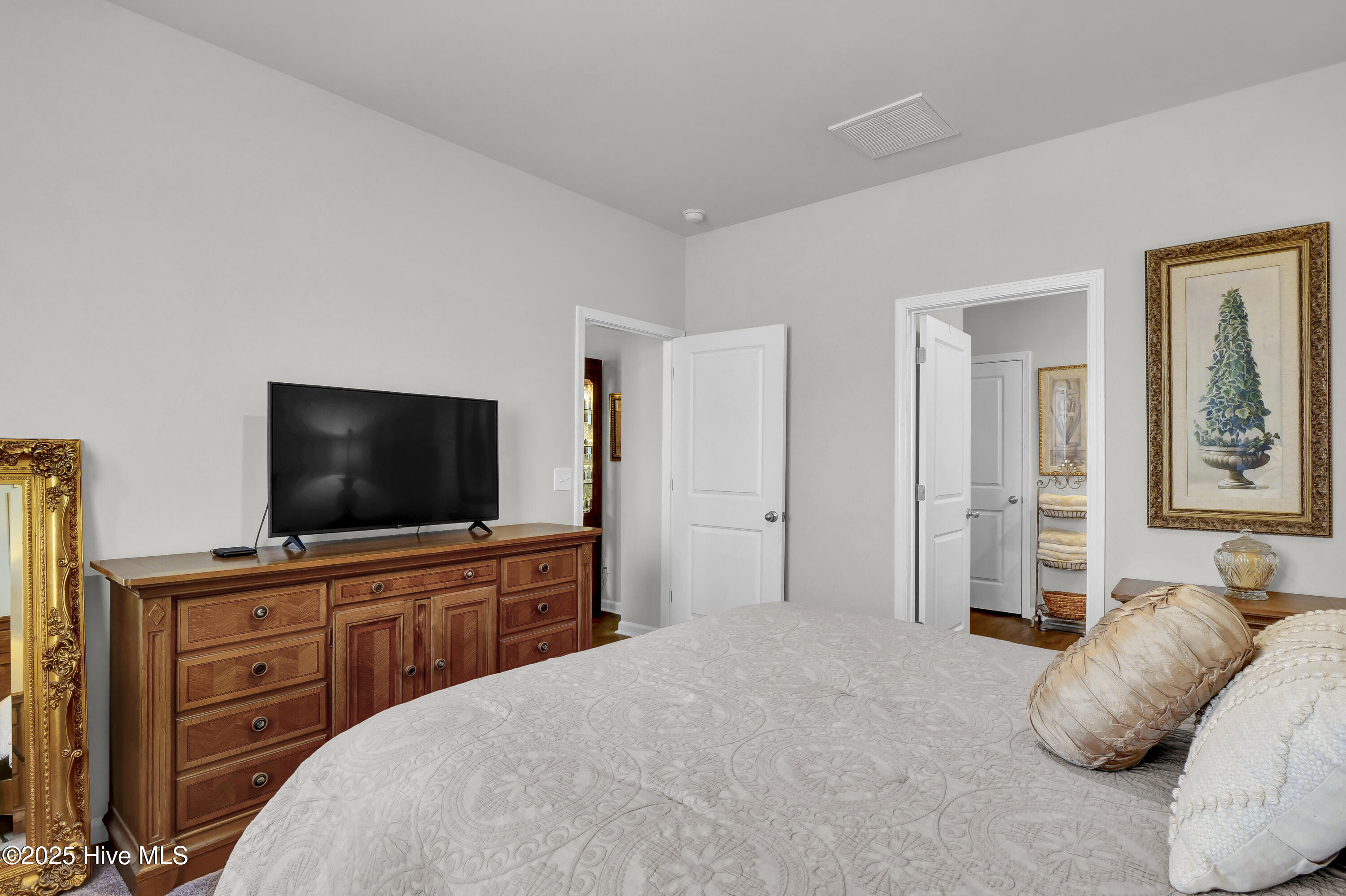 100525000 | Photo 15