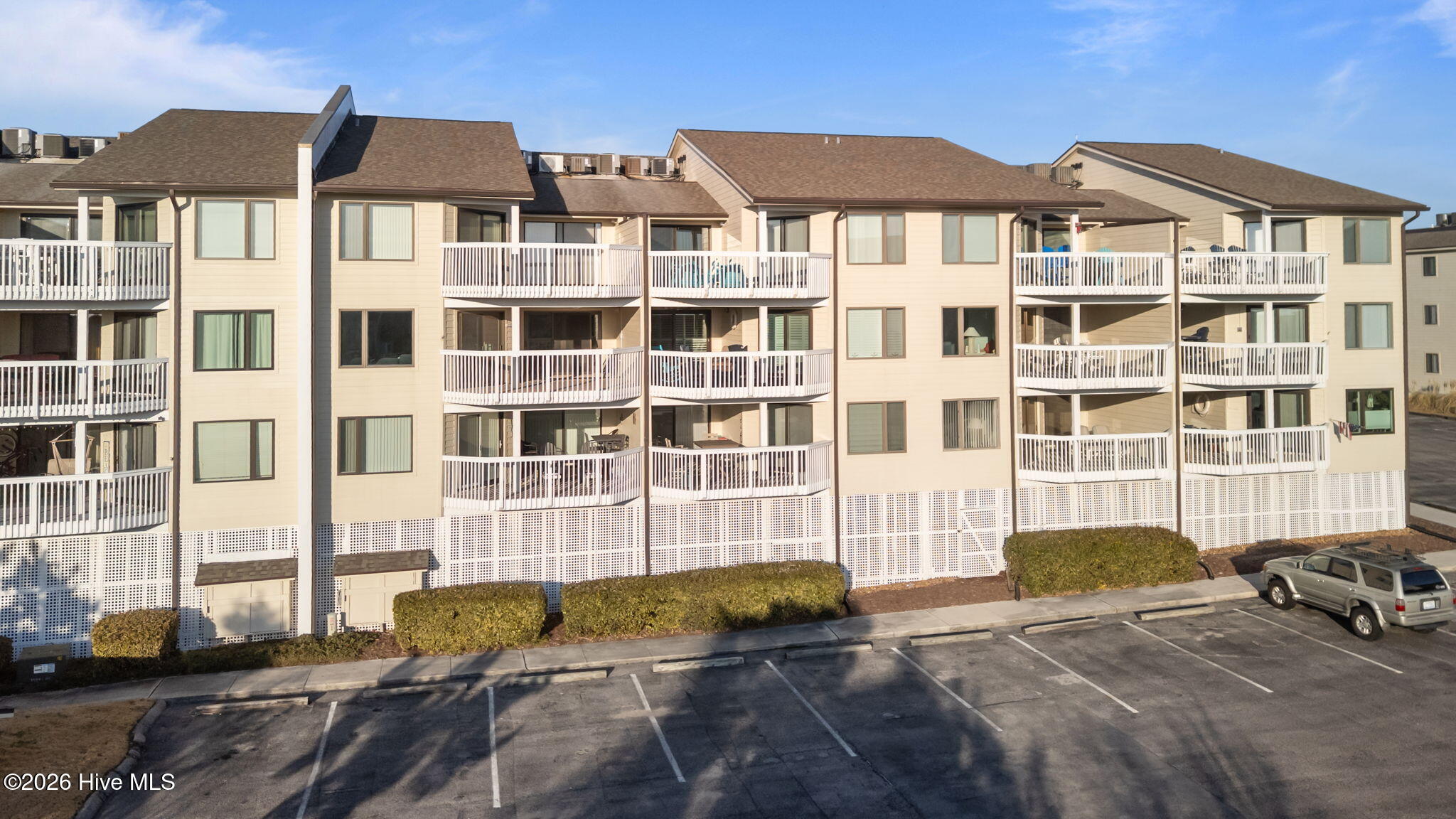 100554625 | Photo 41