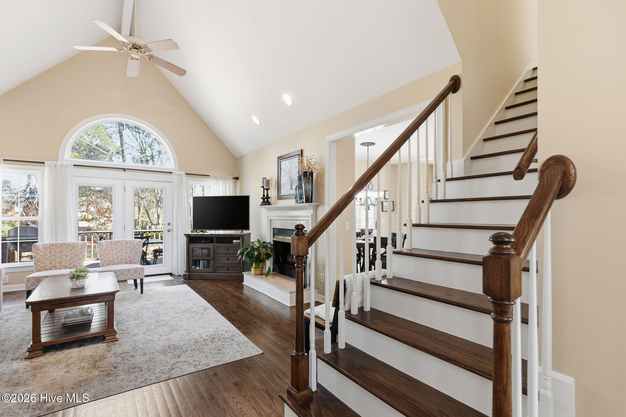 100556784 | Photo 48