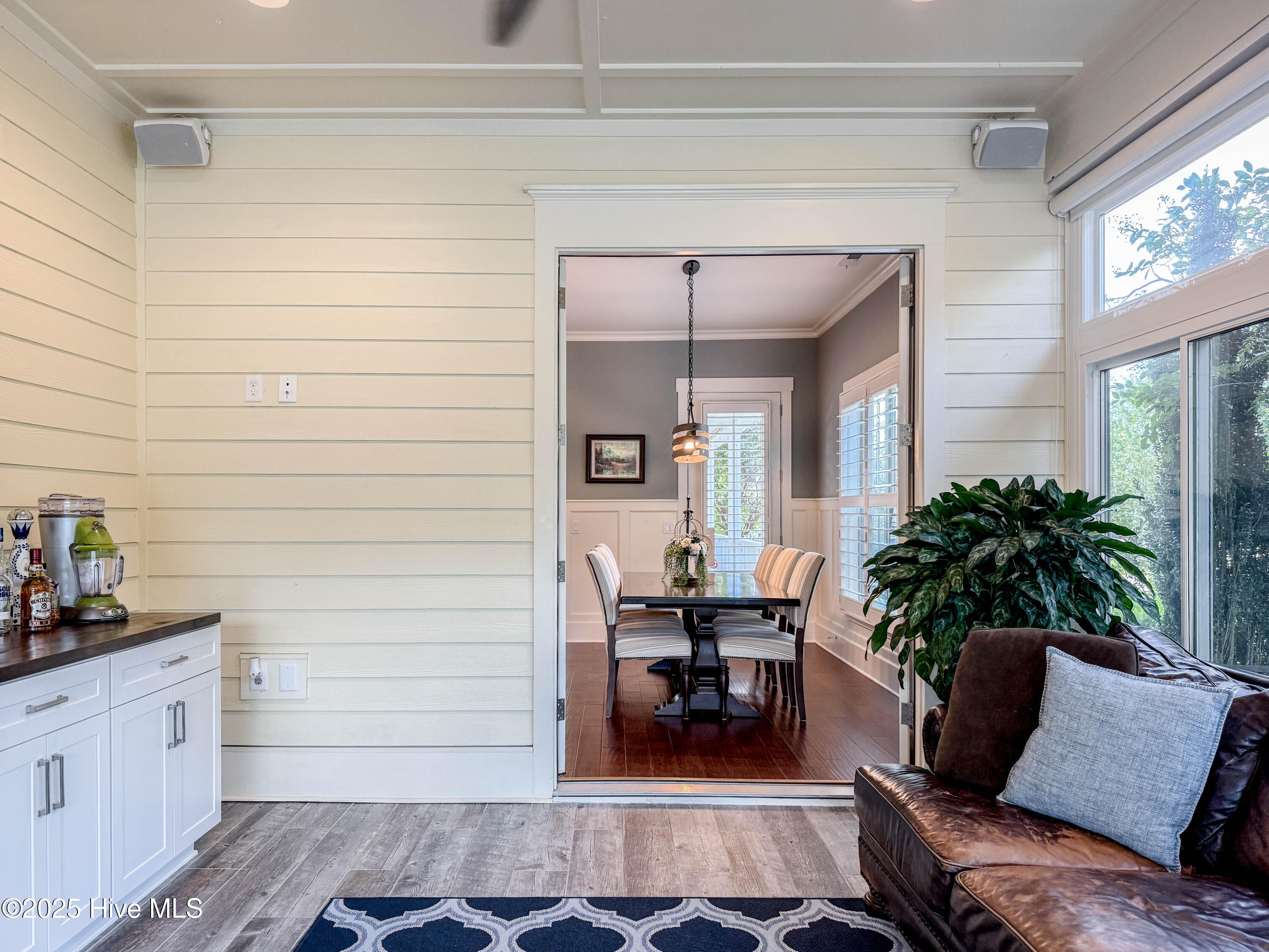 100534073 | Photo 18