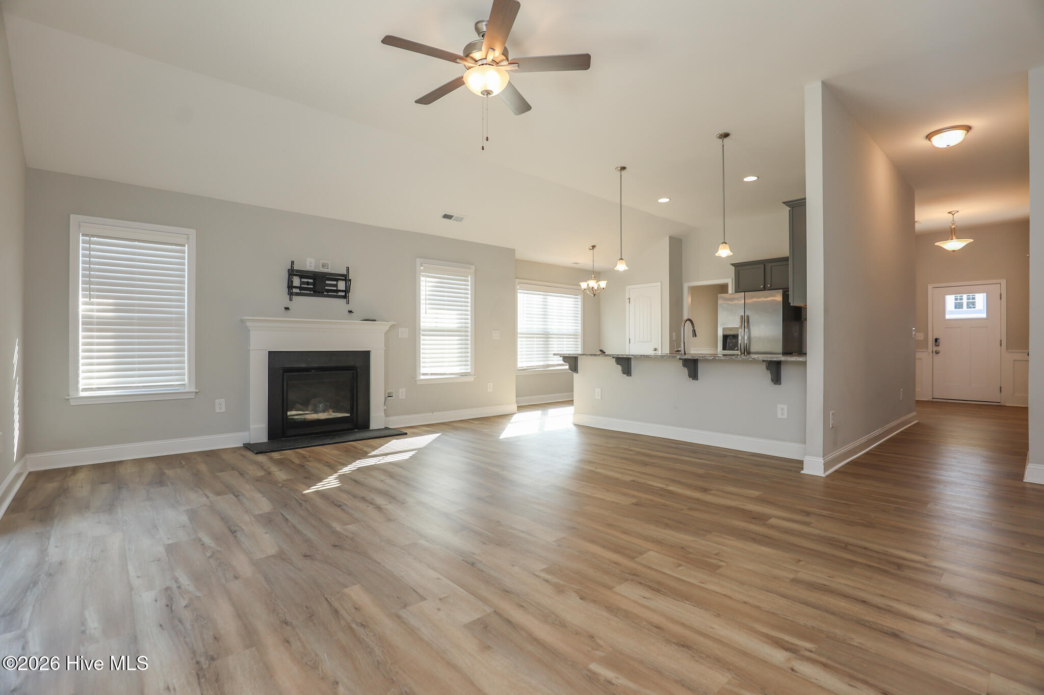 100559393 | Photo 11